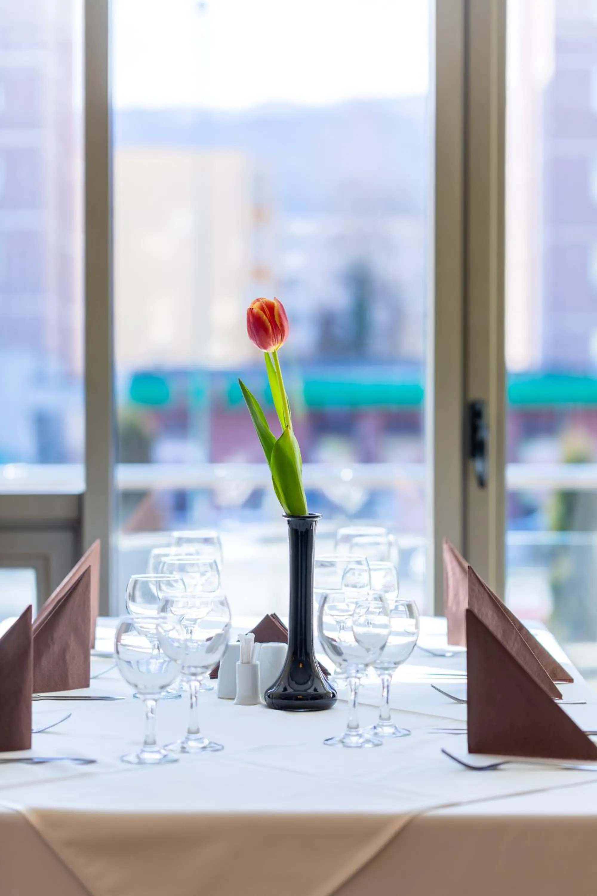 Restaurant/places to eat in Golden Time Hotel