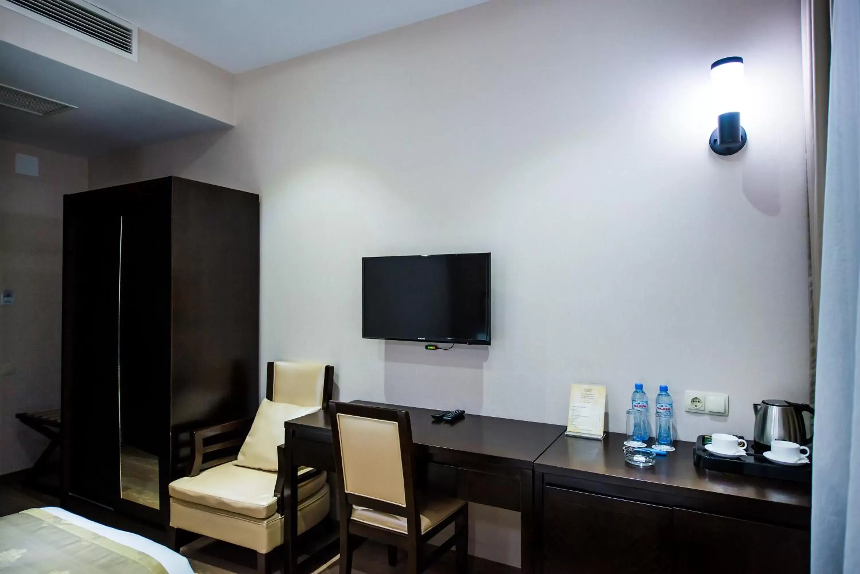 Photo of the whole room in Tbilisi Inn Photo of the whole room in Tbilisi Inn