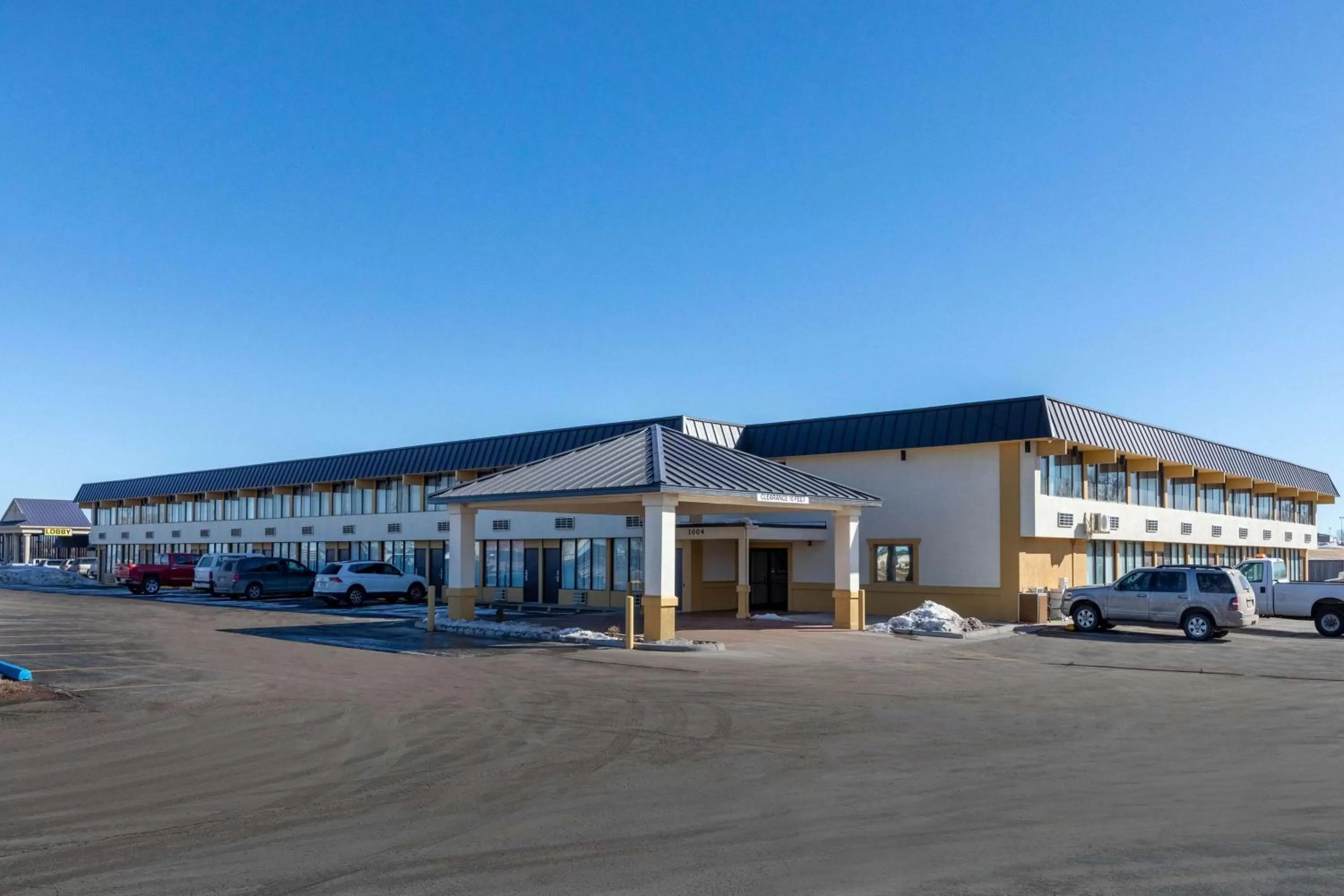 Property building in Howard Johnson by Wyndham Gillette