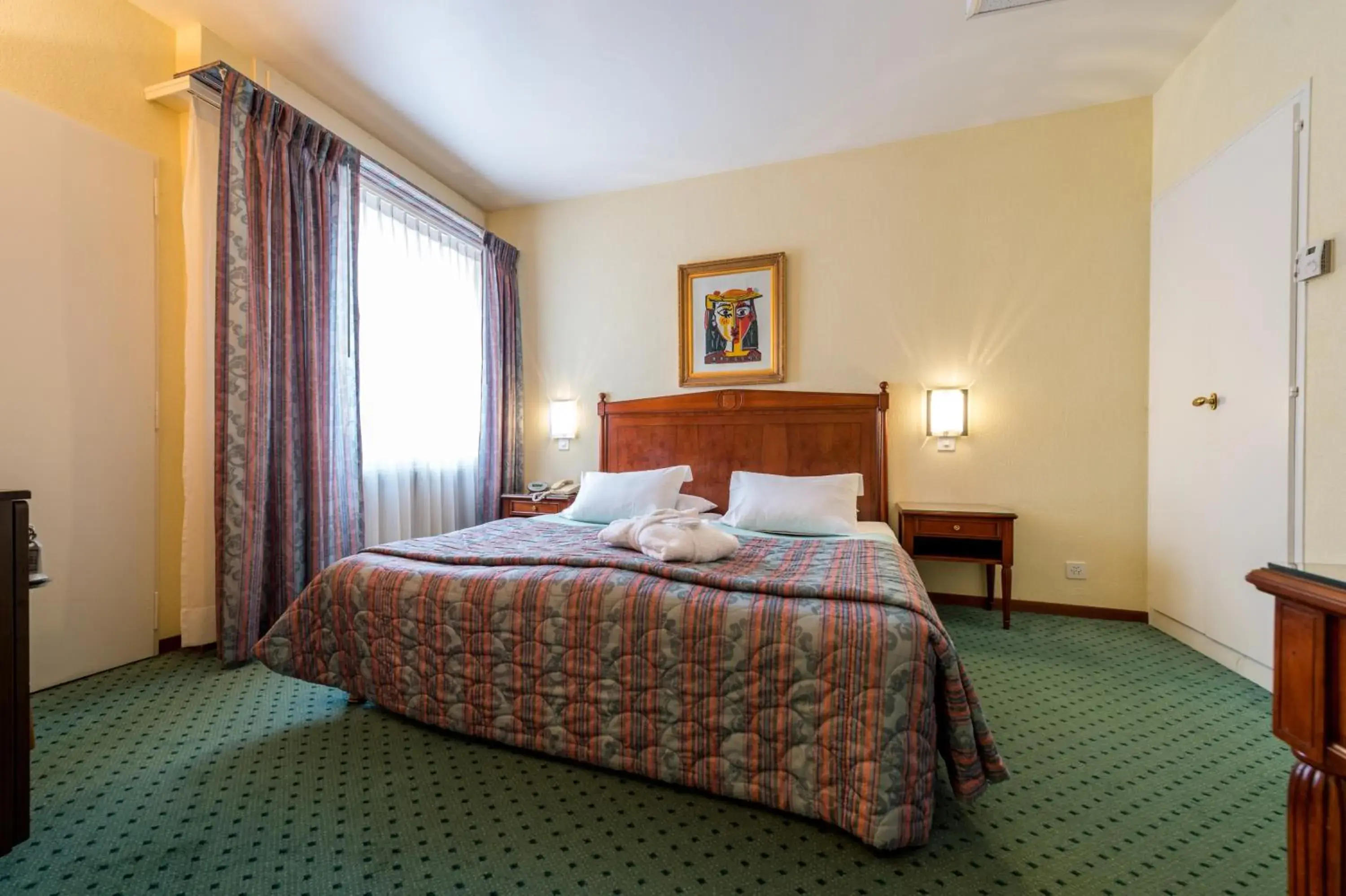 Bed in Hotel Churchill Bed in Hotel Churchill