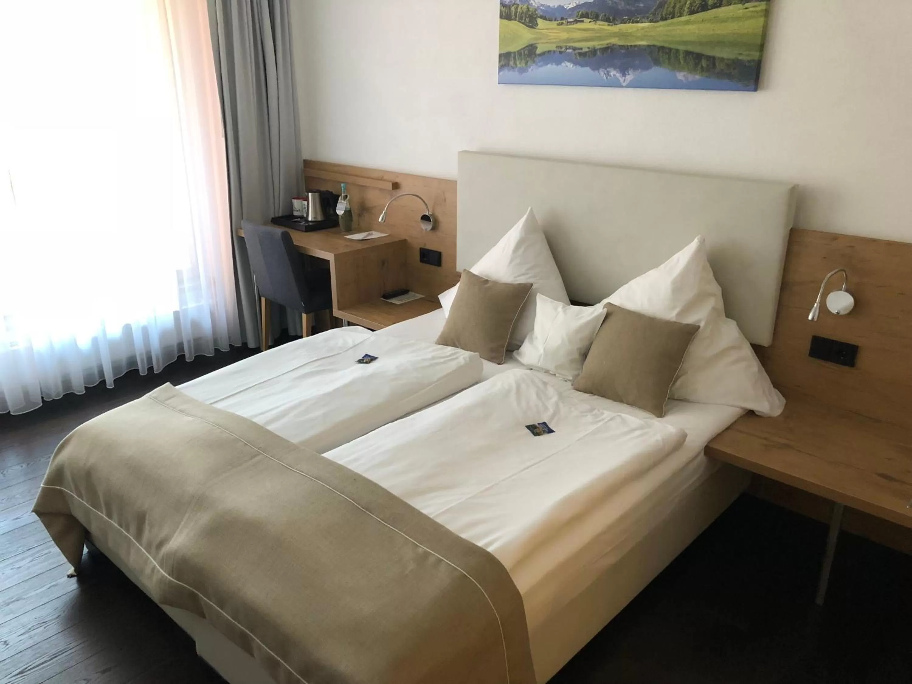 Photo of the whole room, Bed in Hotel zum Hirsch