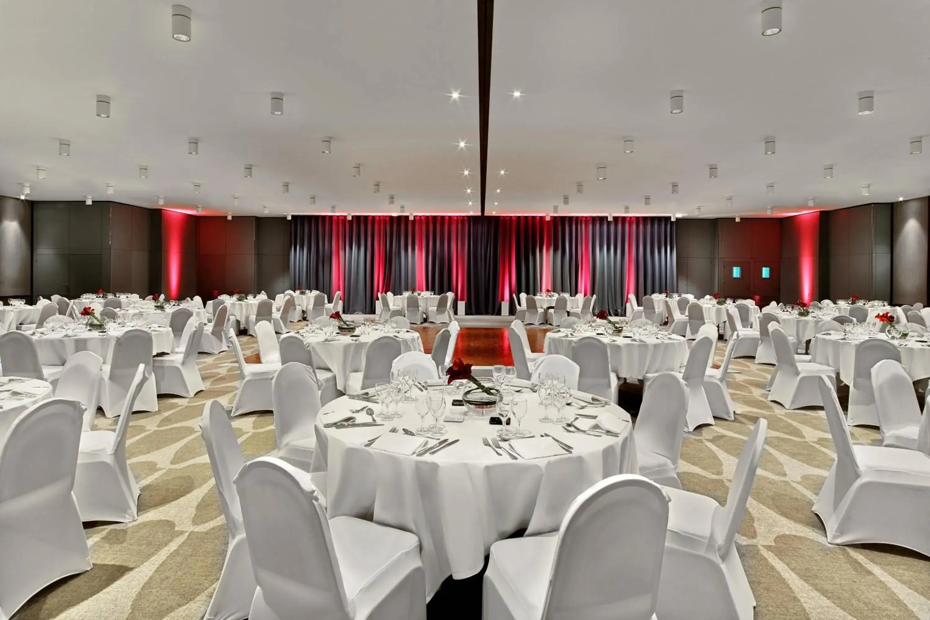Meeting/conference room, Banquet Facilities in Le Meridien Etoile