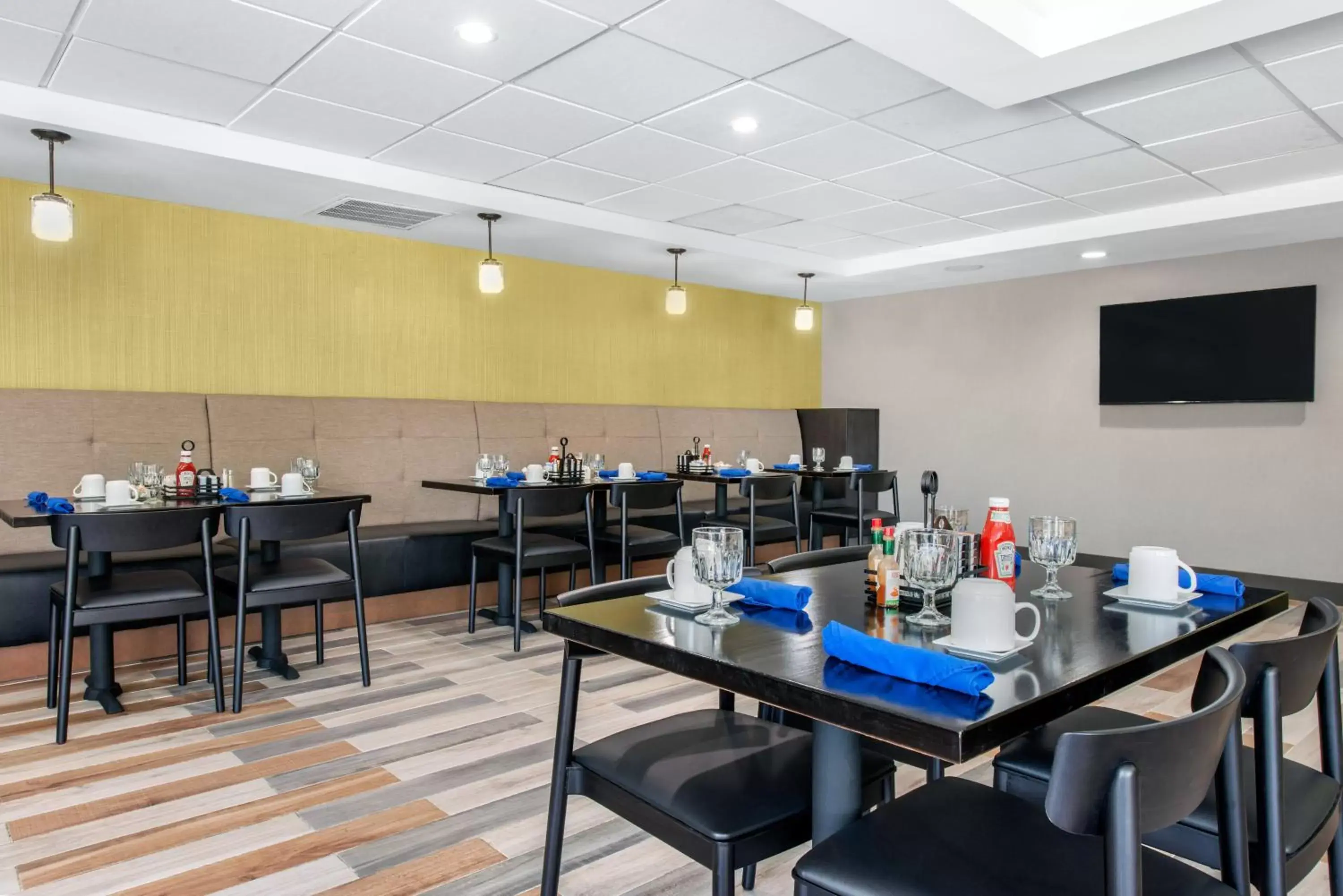 Restaurant/Places to Eat in Holiday Inn Melbourne-Viera Conference Ctr, an IHG Hotel