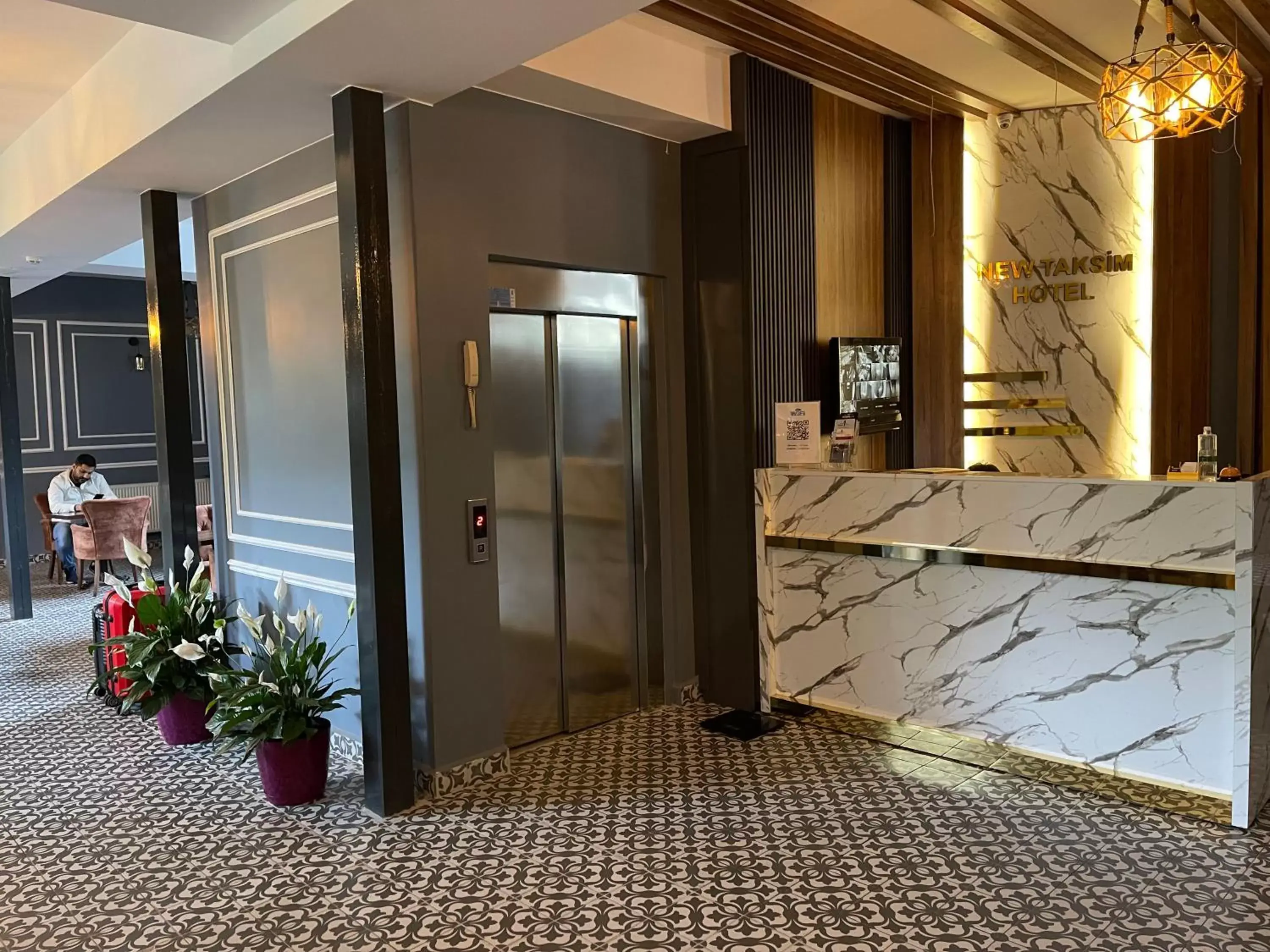Lobby or reception, Bathroom in New Taksim Hotel
