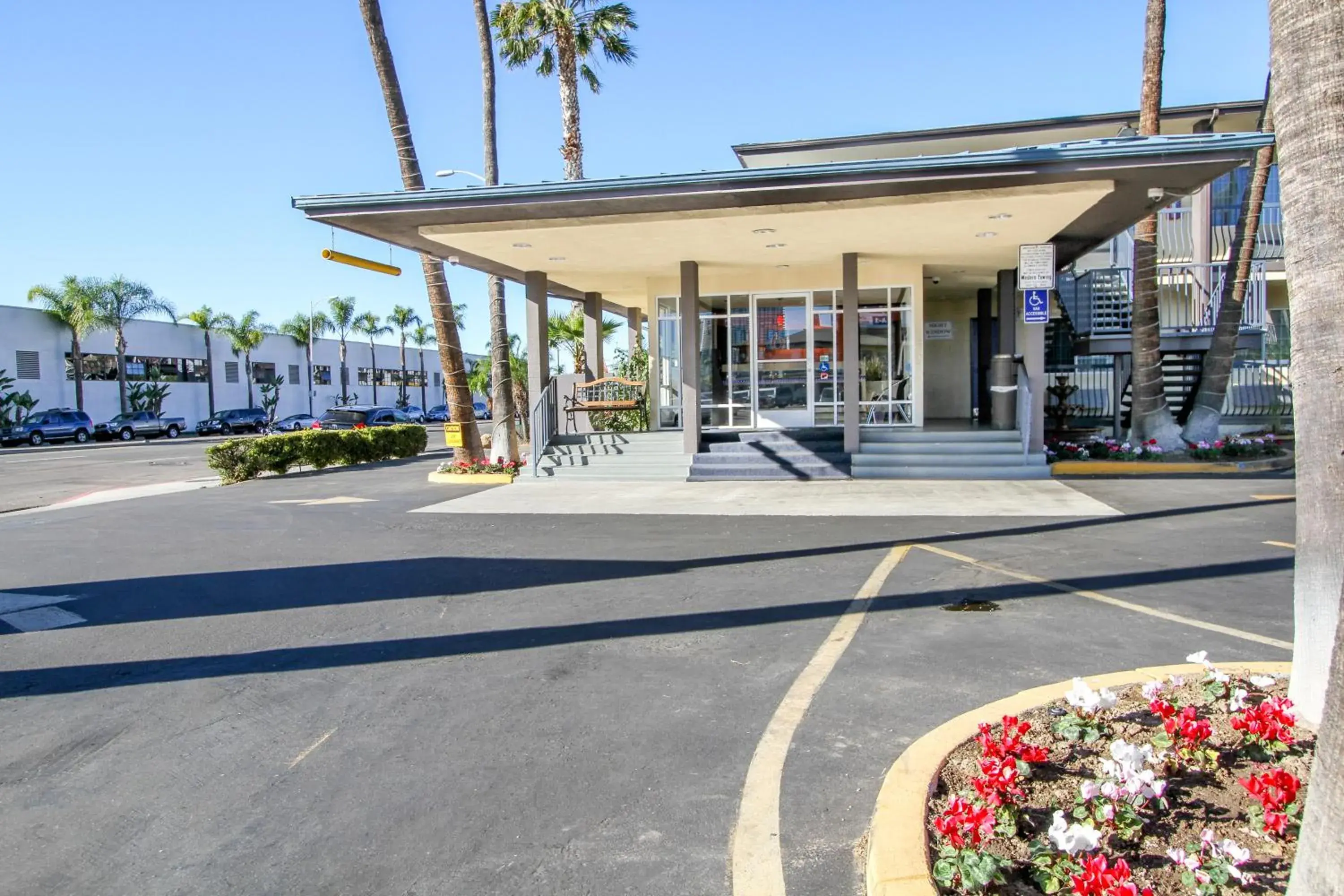 Facade/entrance, Property Building in Motel 6 San Diego Airport/Harbor