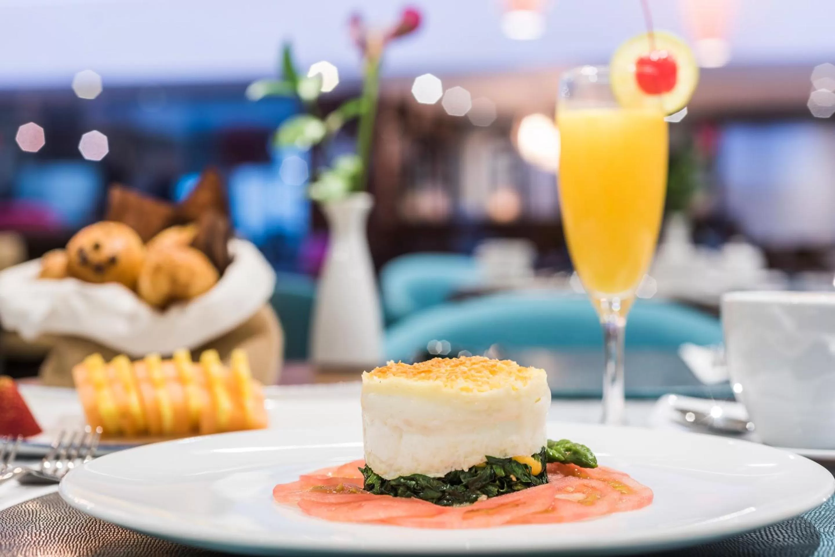 Food in Cosmos 100 Executive