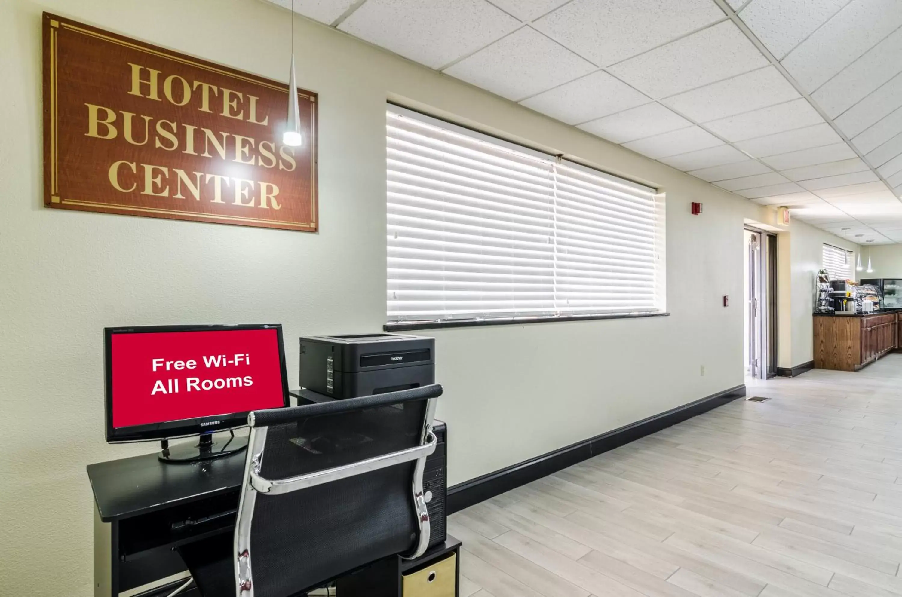 Business facilities in Red Roof Inn & Conference Center Wichita Airport