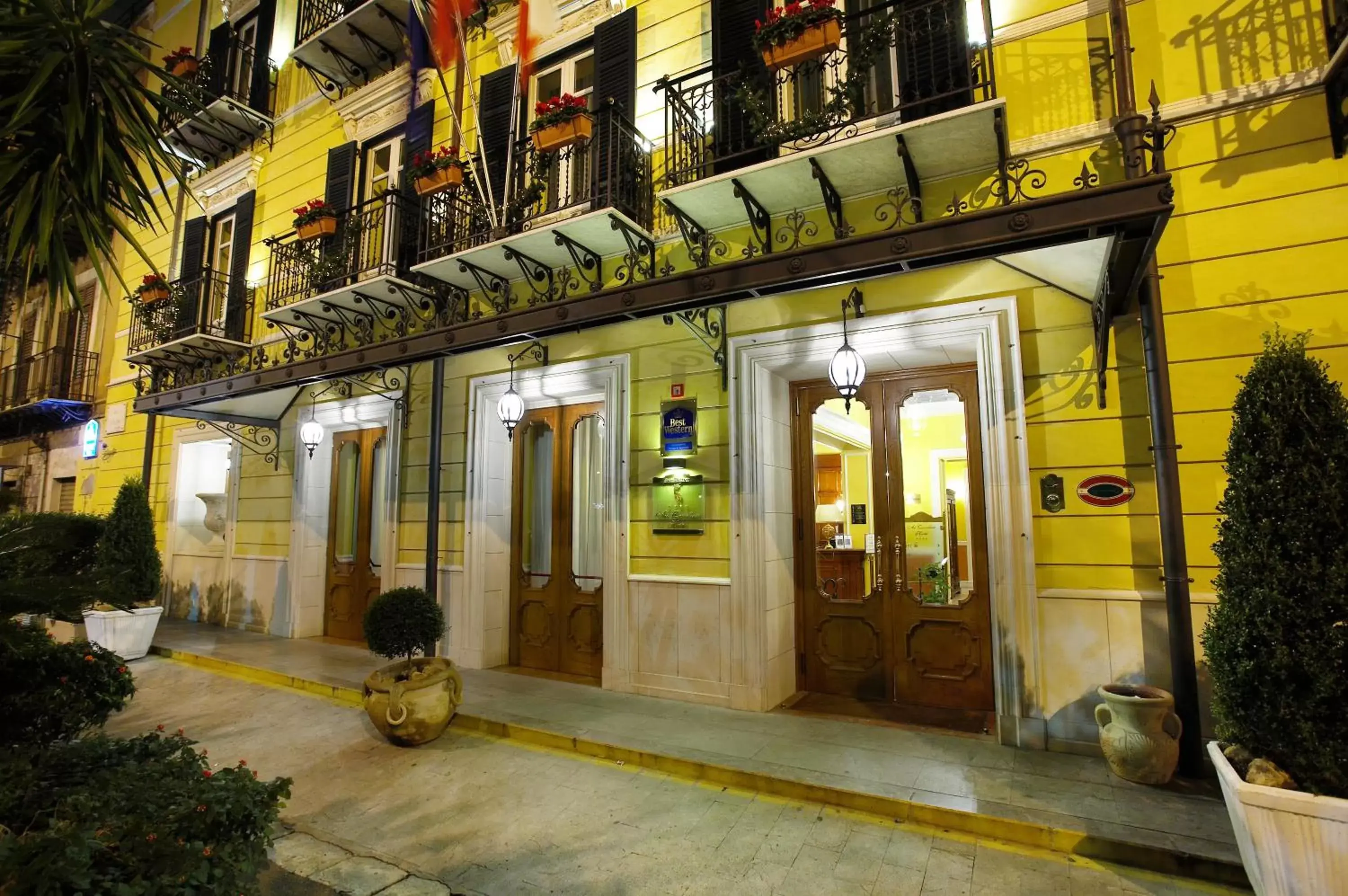 Facade/entrance in Best Western Ai Cavalieri Hotel