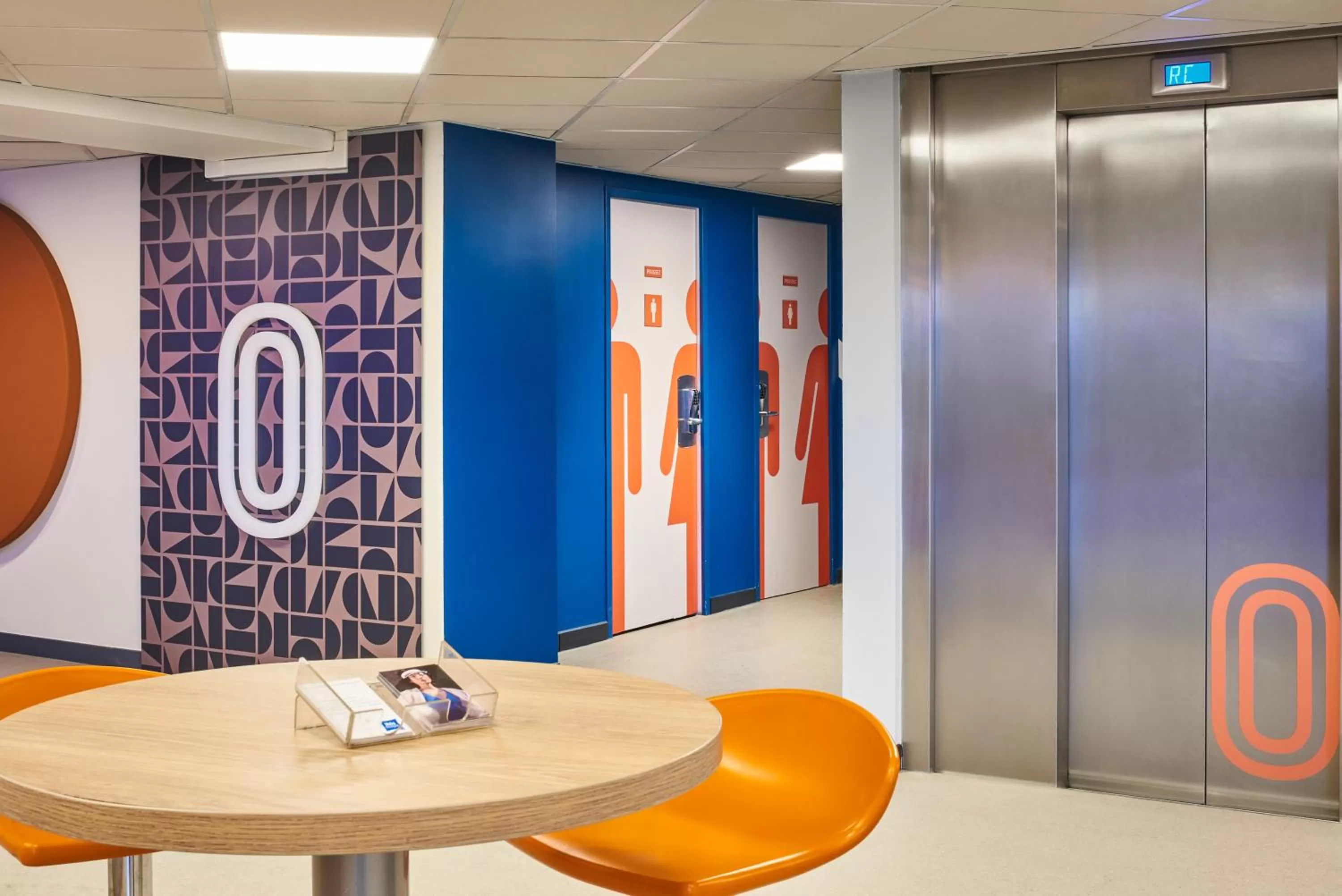 Lobby or reception in ibis budget Paris Porte d'Aubervilliers