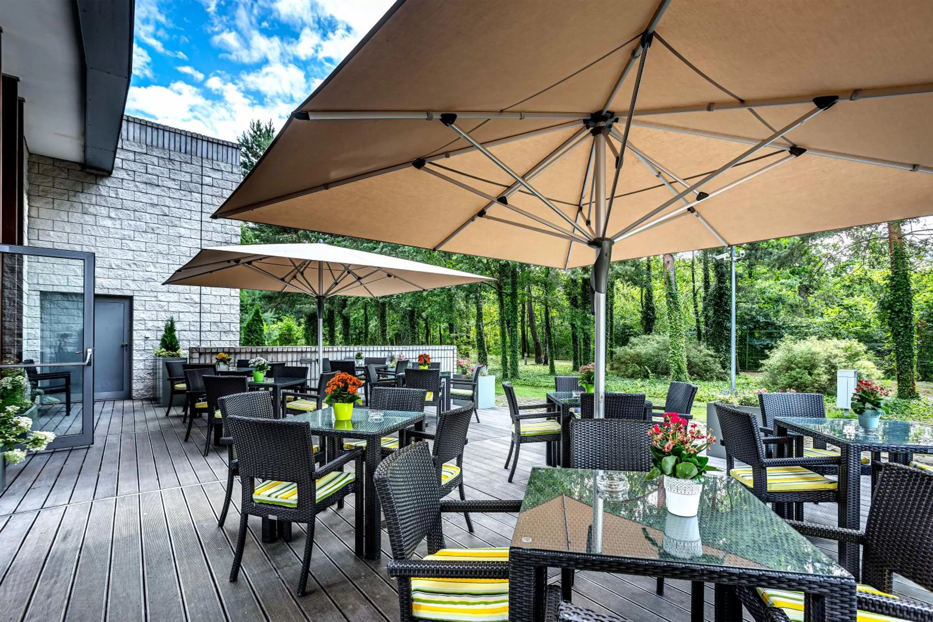 Patio in Holiday Inn Resort Warsaw Józefów by IHG