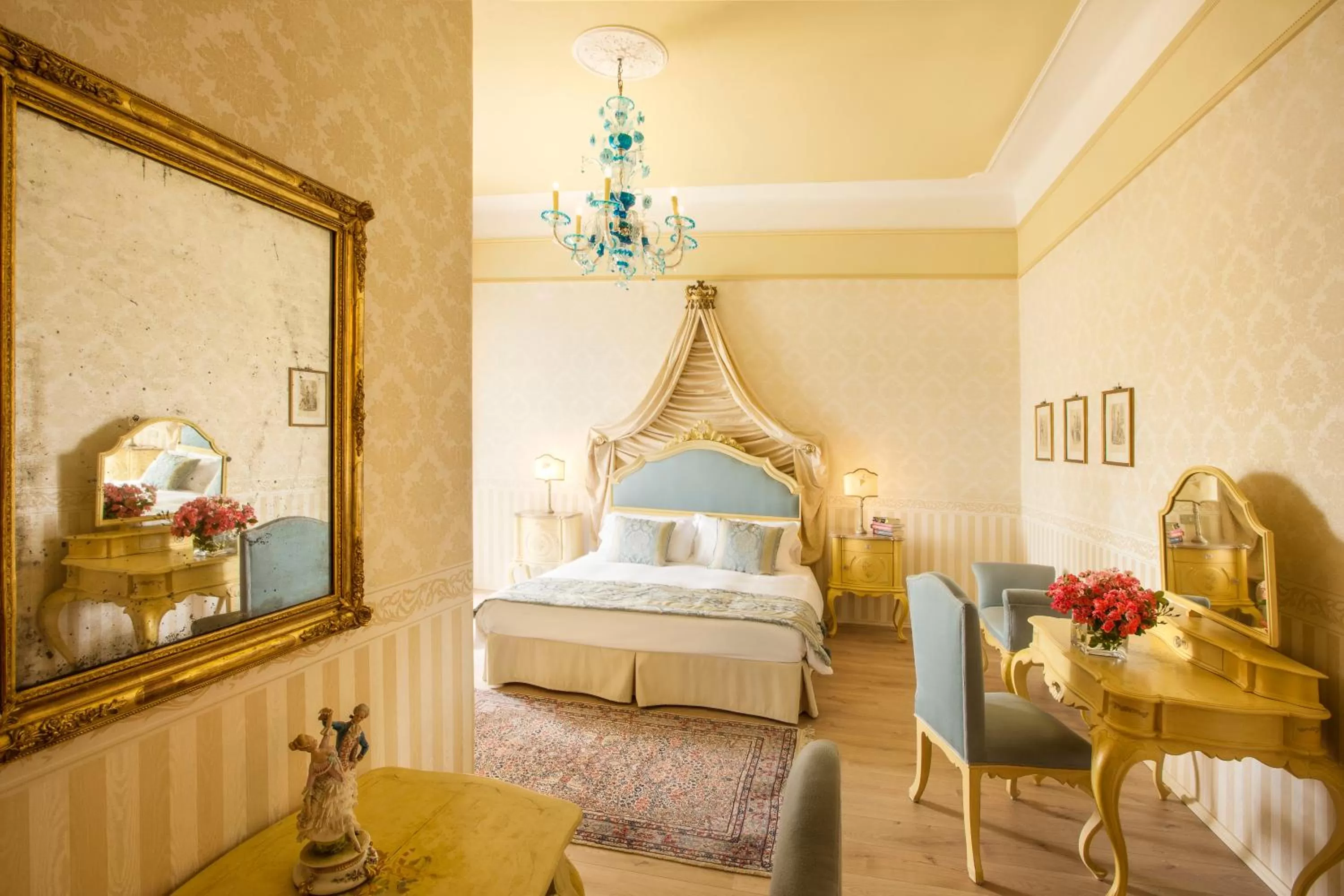 Photo of the whole room, Bed in Castello Di Spessa - Residenze d'epoca