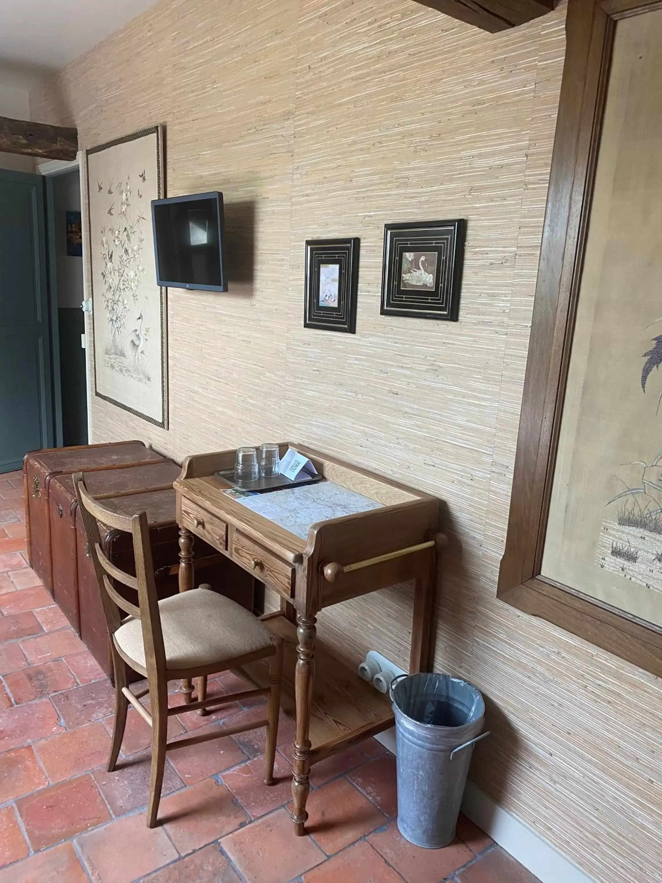 Dining Area in La Gironnerie