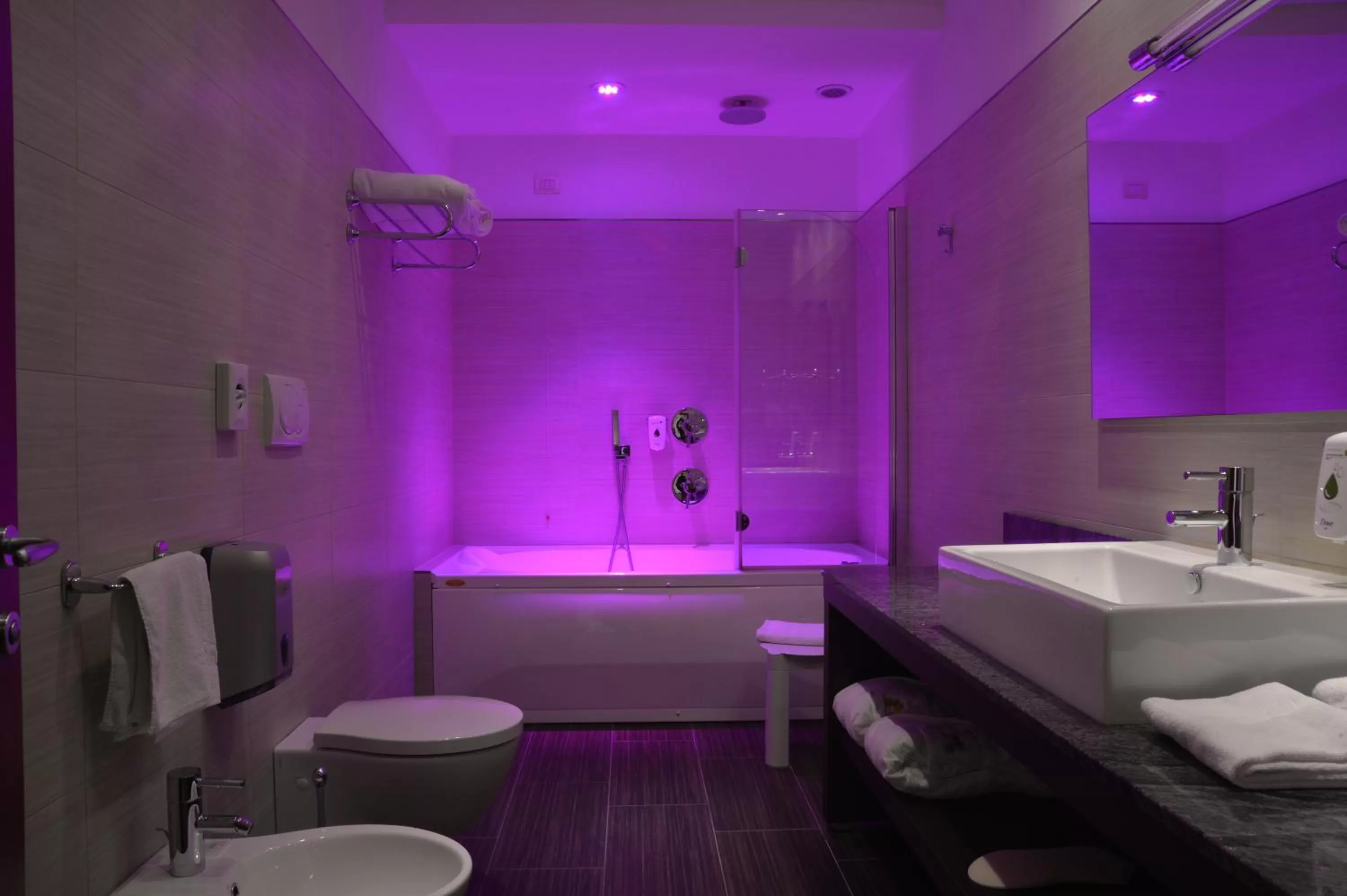 Shower in Best Western Plus Soave Hotel