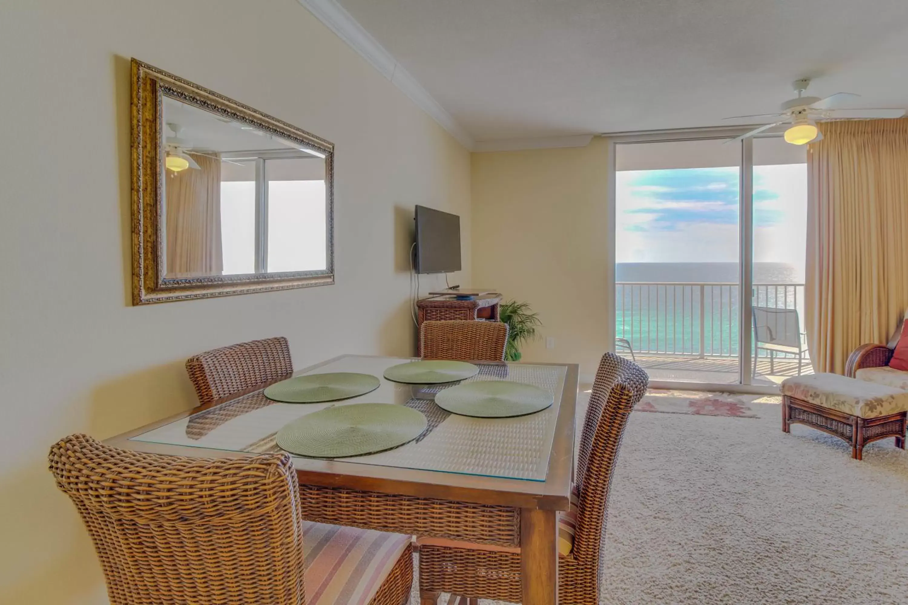 Dining Area in Tidewater Beach Resort 1204