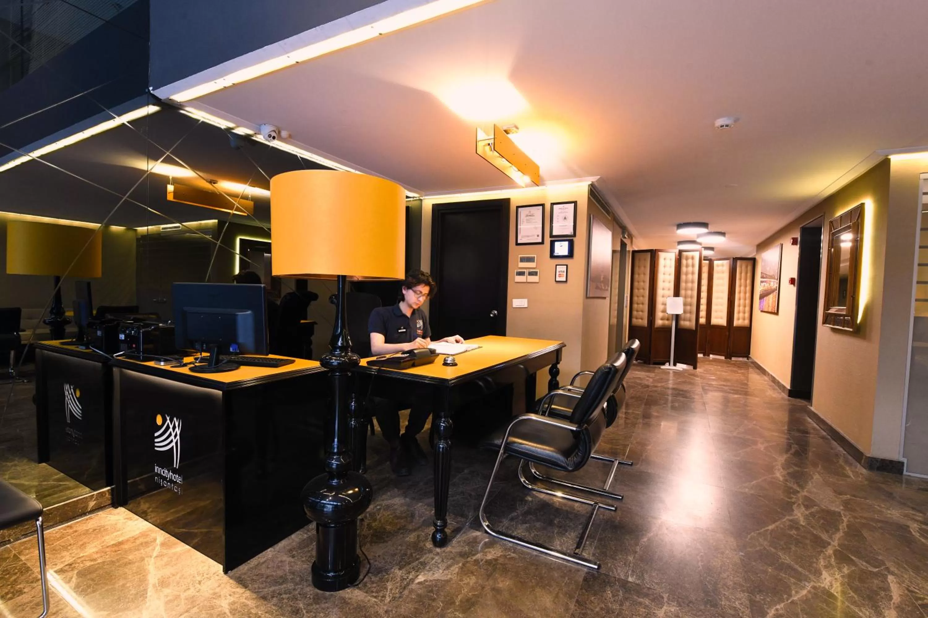 Lobby or reception in Inncity Hotel Nisantasi