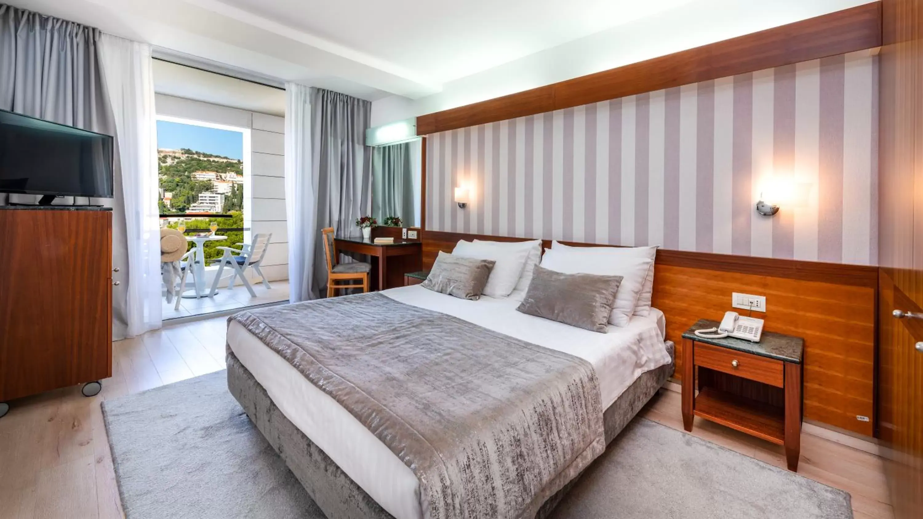 Bed in Hotel Uvala