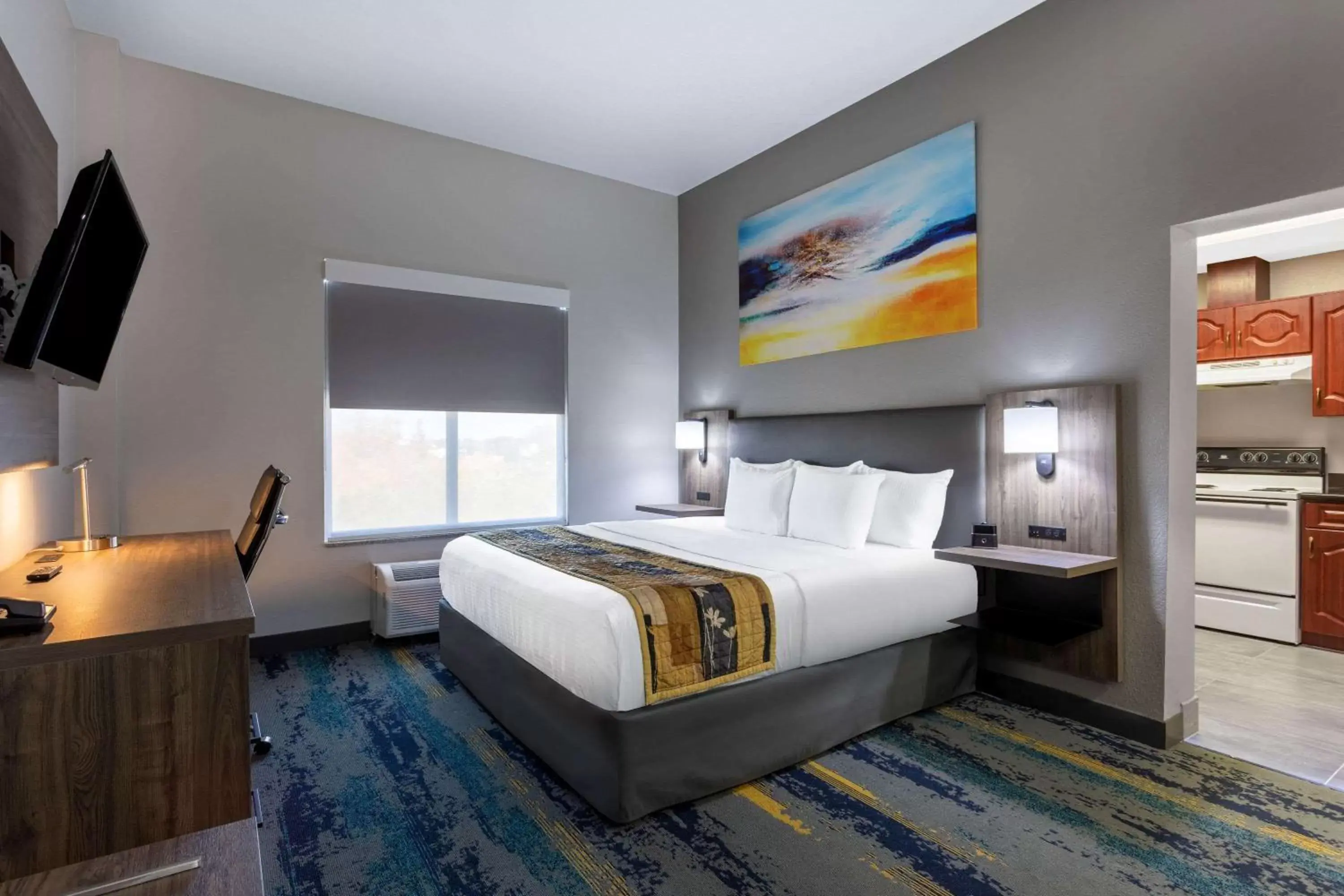 Photo of the whole room, Bed in La Quinta by Wyndham Tampa Central