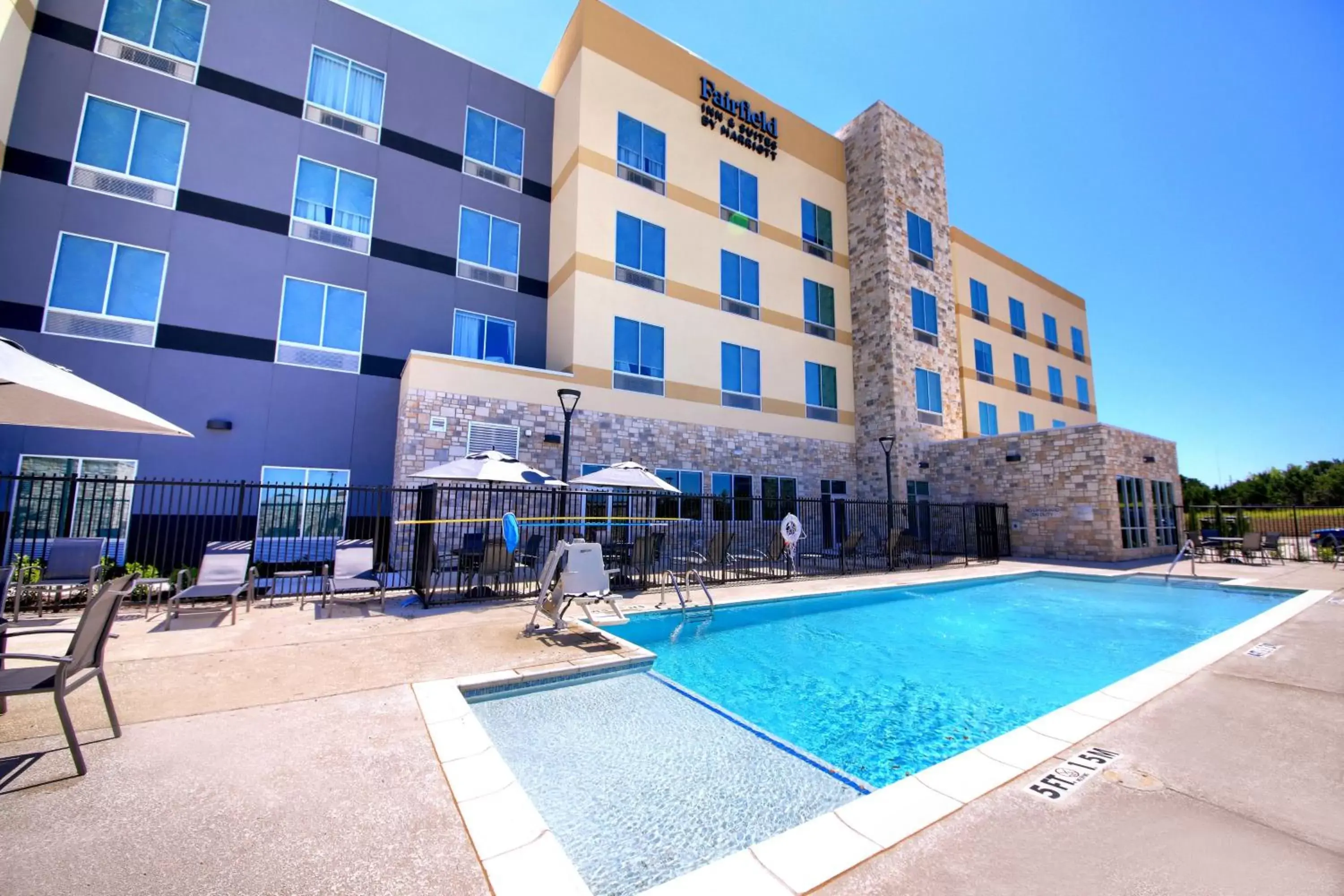 Swimming pool, Property Building in Fairfield Inn & Suites by Marriott Dallas Cedar Hill