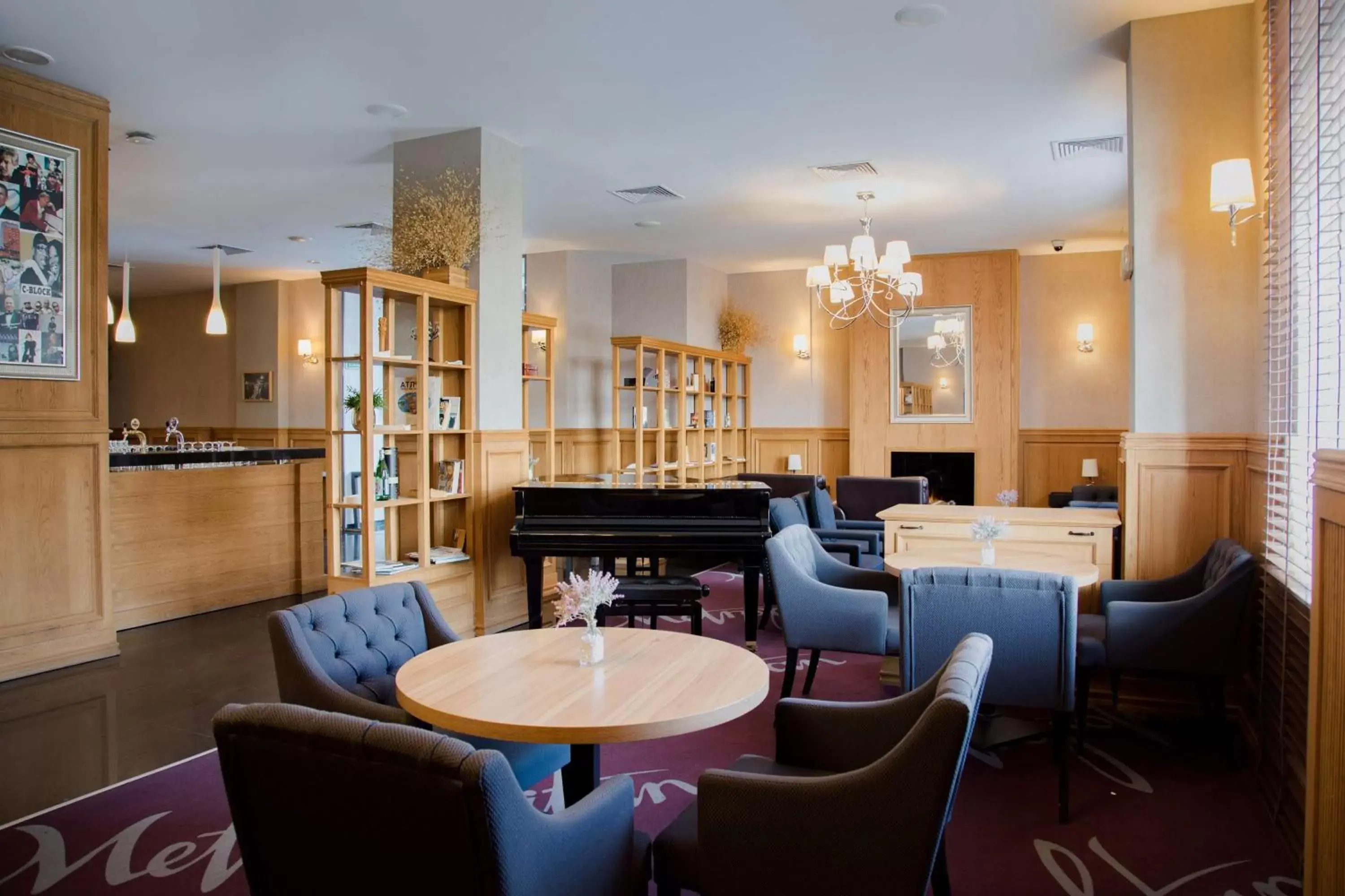 Lounge or bar, Lounge/Bar in Metropolitan Hotel Sofia, a member of Radisson Individuals