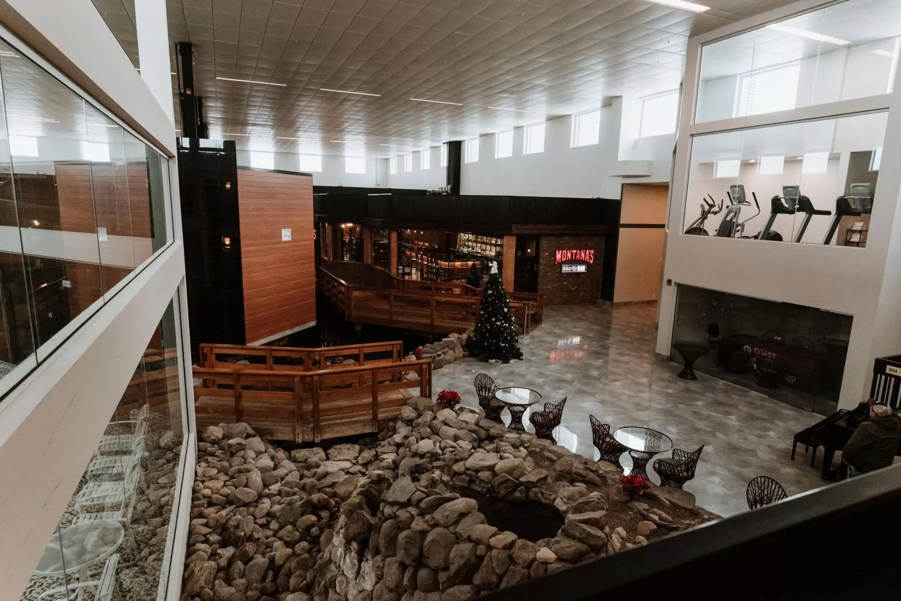 Lobby or reception in Coast Nisku Inn & Conference Centre