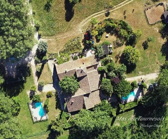 Property building, Bird's-eye View in Chambres d'Hôtes Aux Tournesols