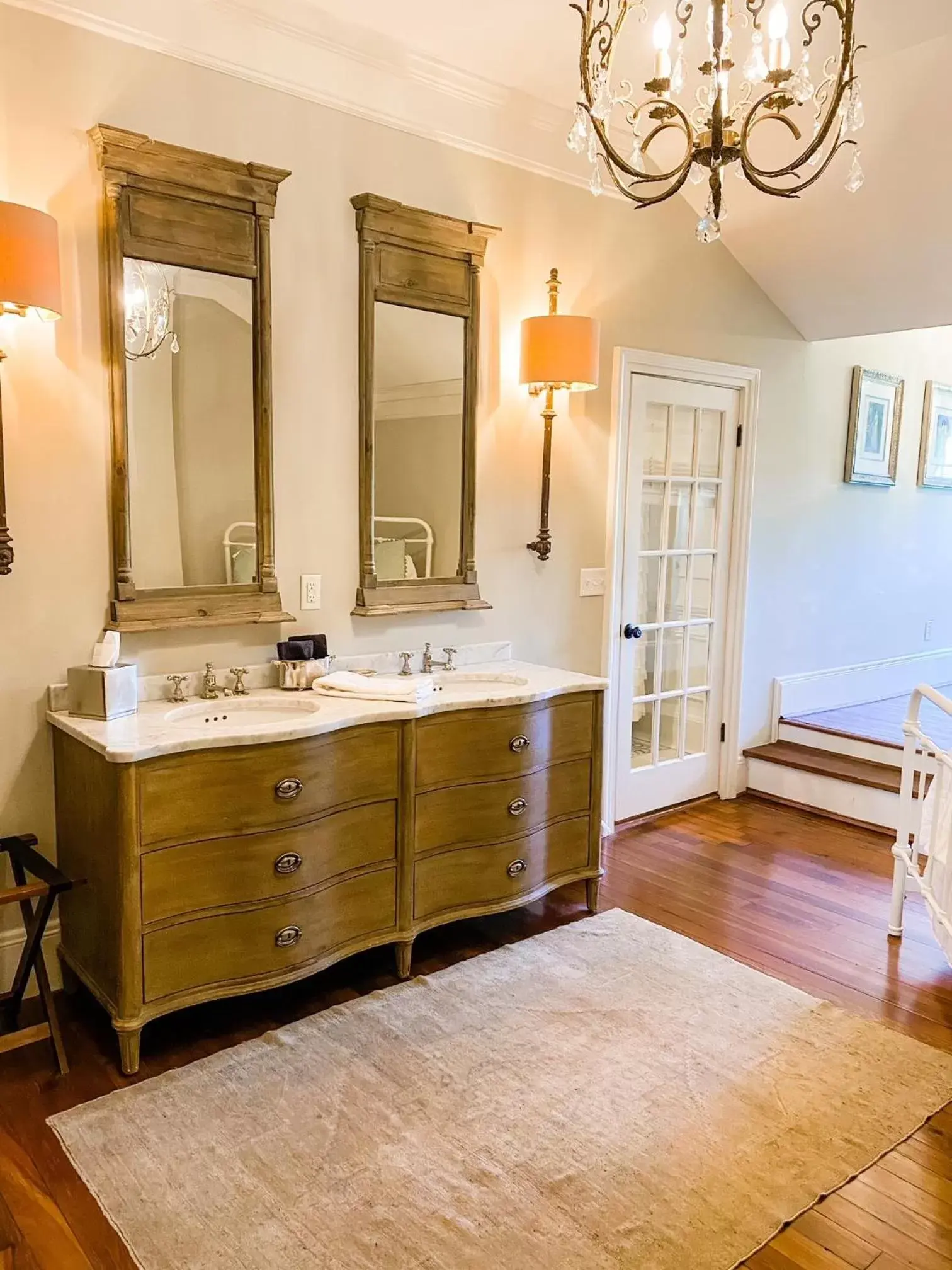 Bathroom in The Twelve Oaks Bed & Breakfast