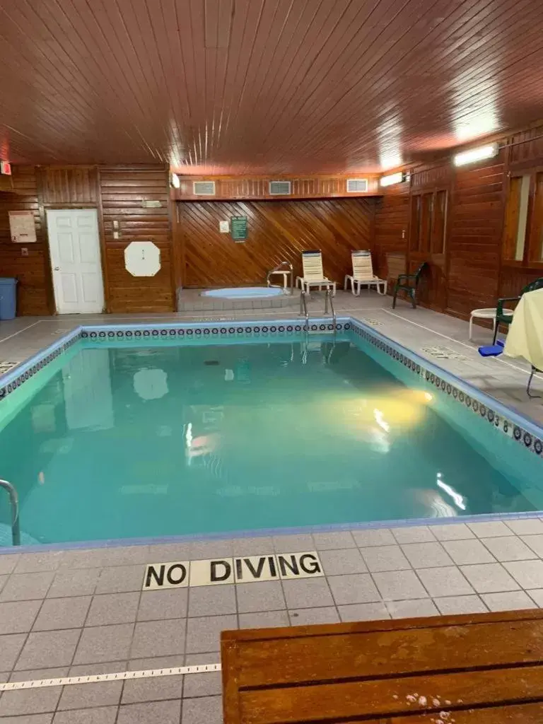 Swimming Pool in Days Inn by Wyndham Topeka