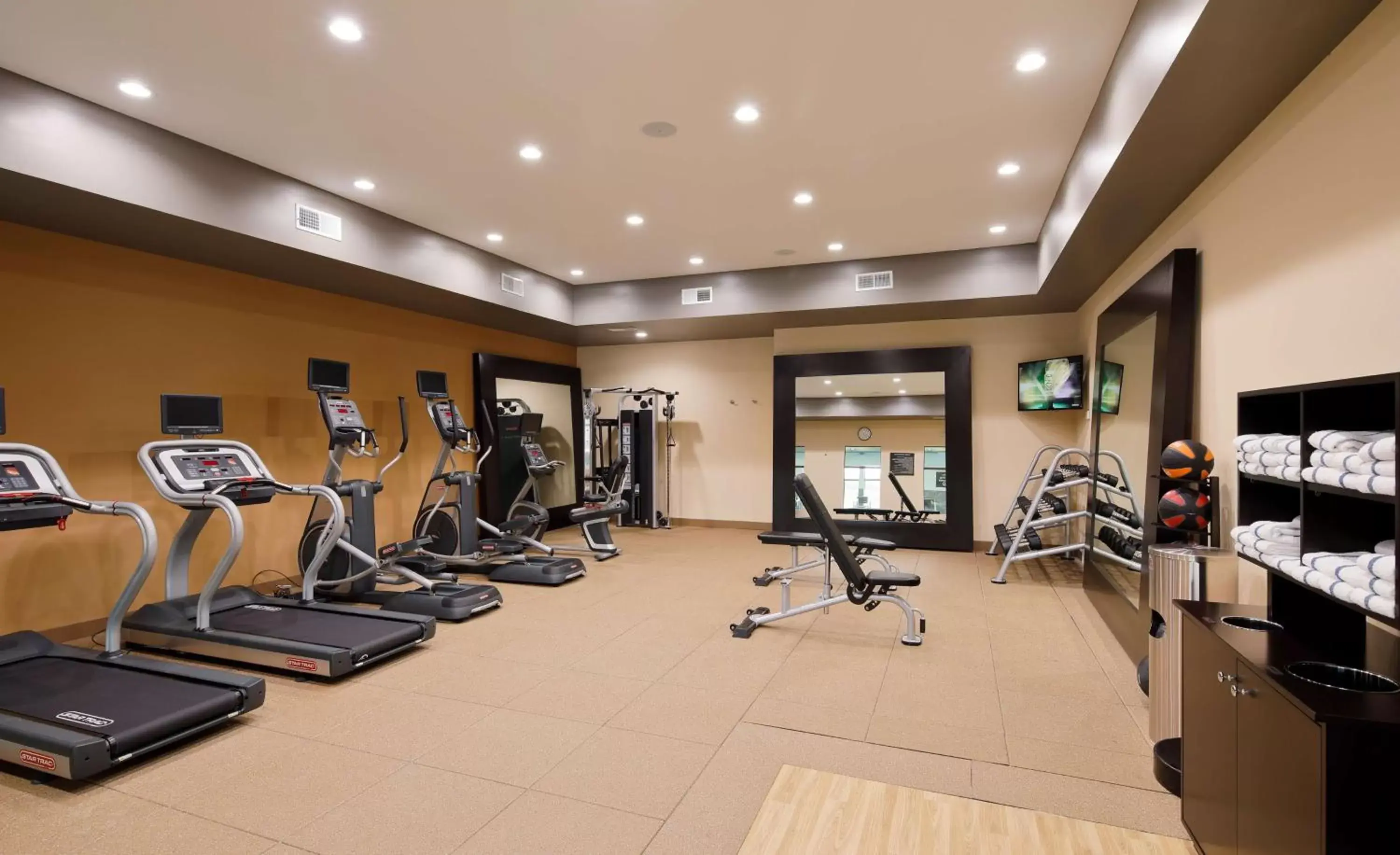 Fitness centre/facilities, Fitness Center/Facilities in Homewood Suites By Hilton Topeka