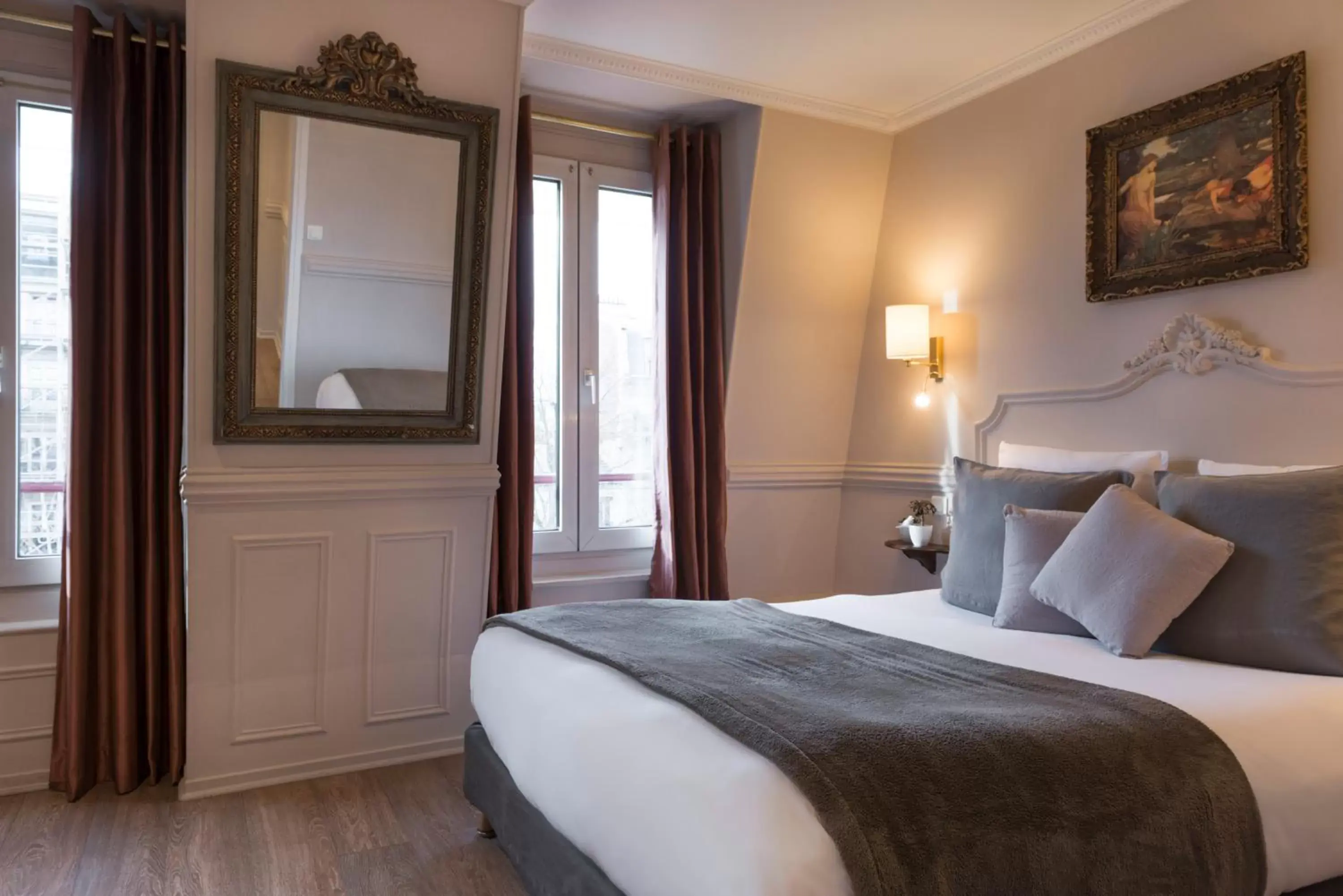 Bed in Hôtel De La Porte Dorée