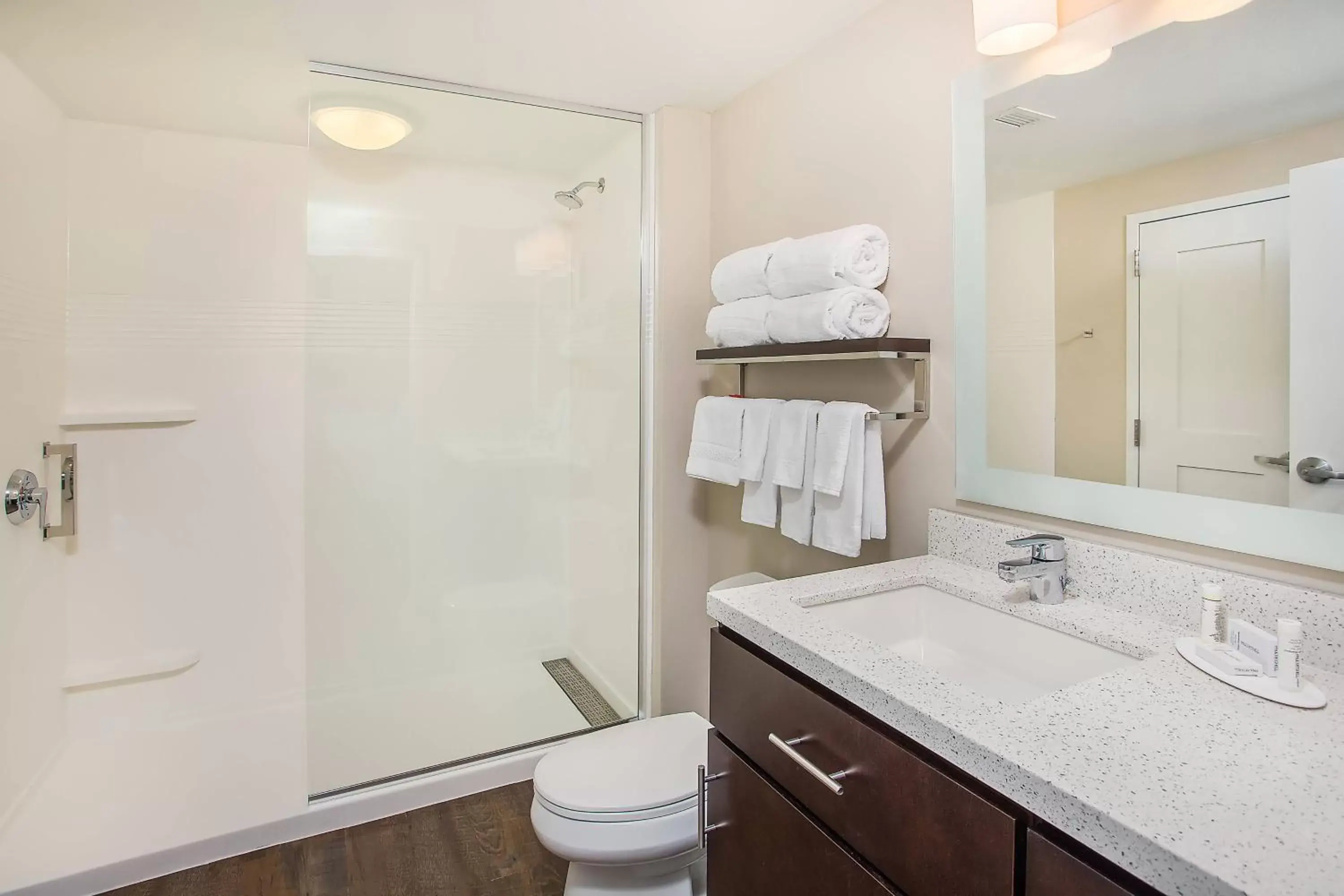 Bathroom in TownePlace Suites by Marriott Cookeville