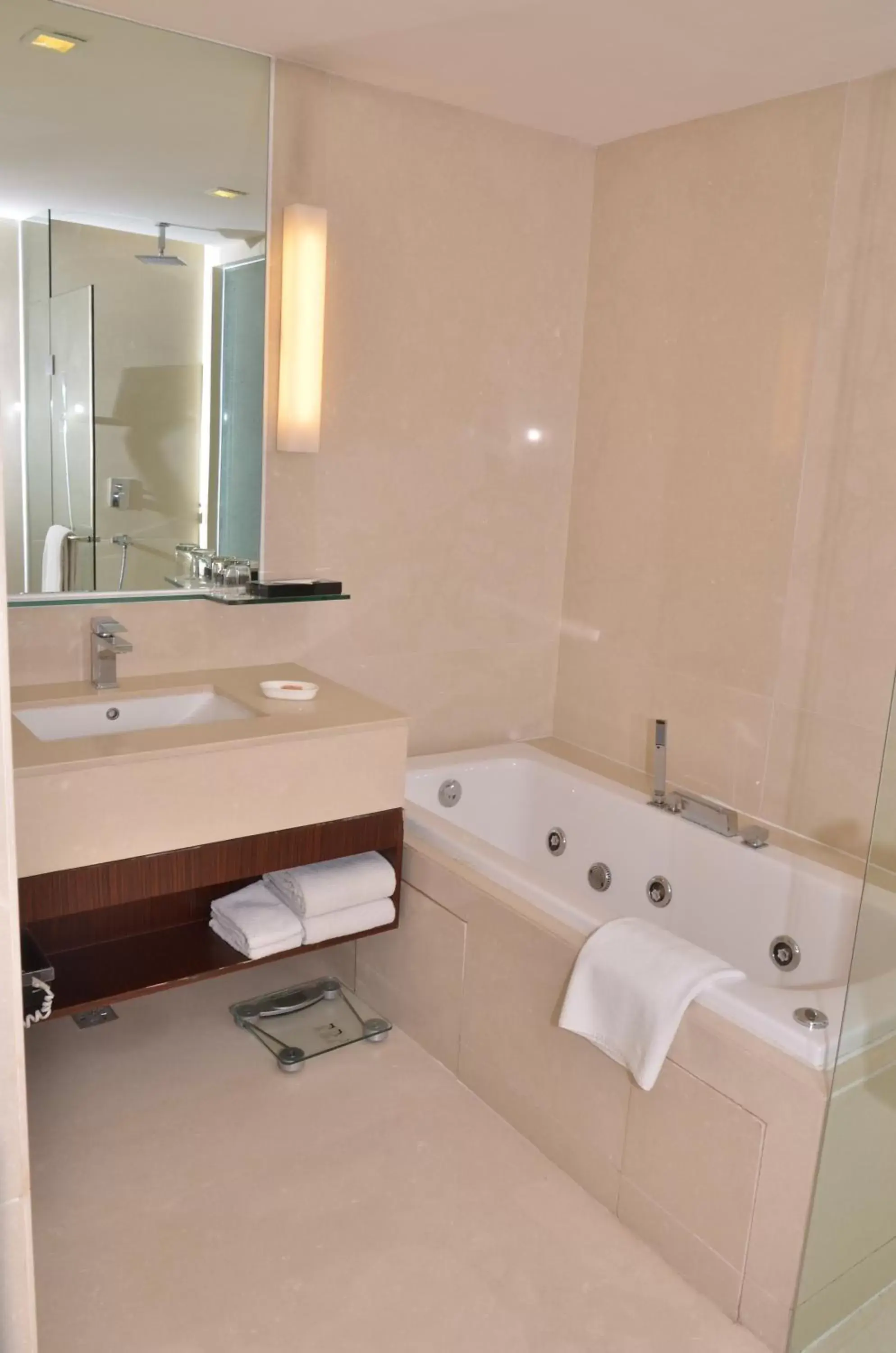 Bathroom in Country Inn & Suites By Radisson, Sahibabad