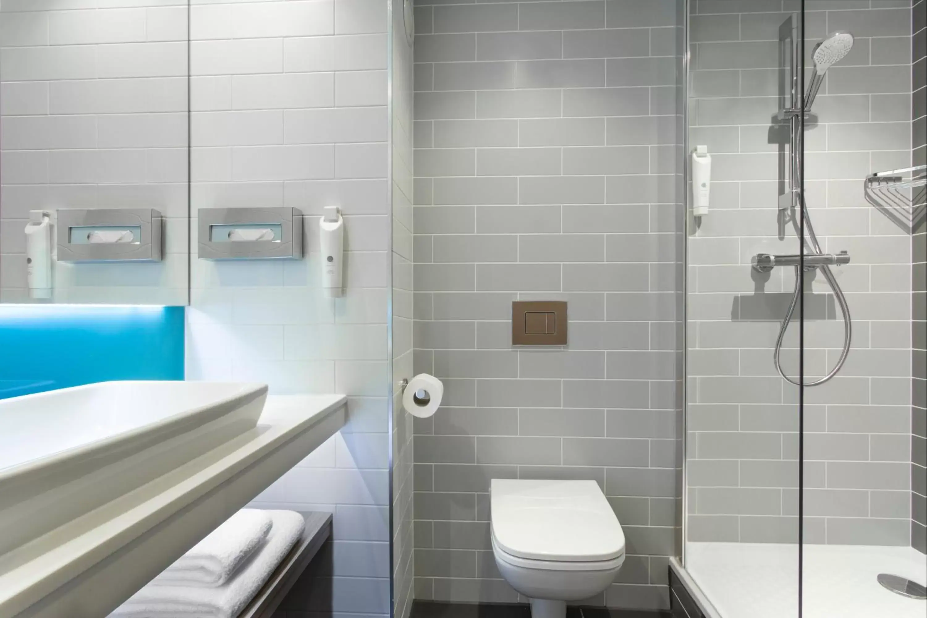 Bathroom in Holiday Inn Express - Barrow-in-Furness & South Lakes, an IHG Hotel