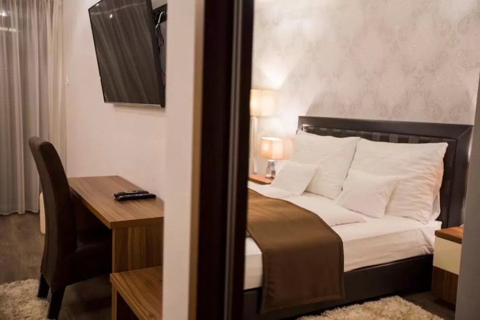 Photo of the whole room in Pole Position Beach Hotel