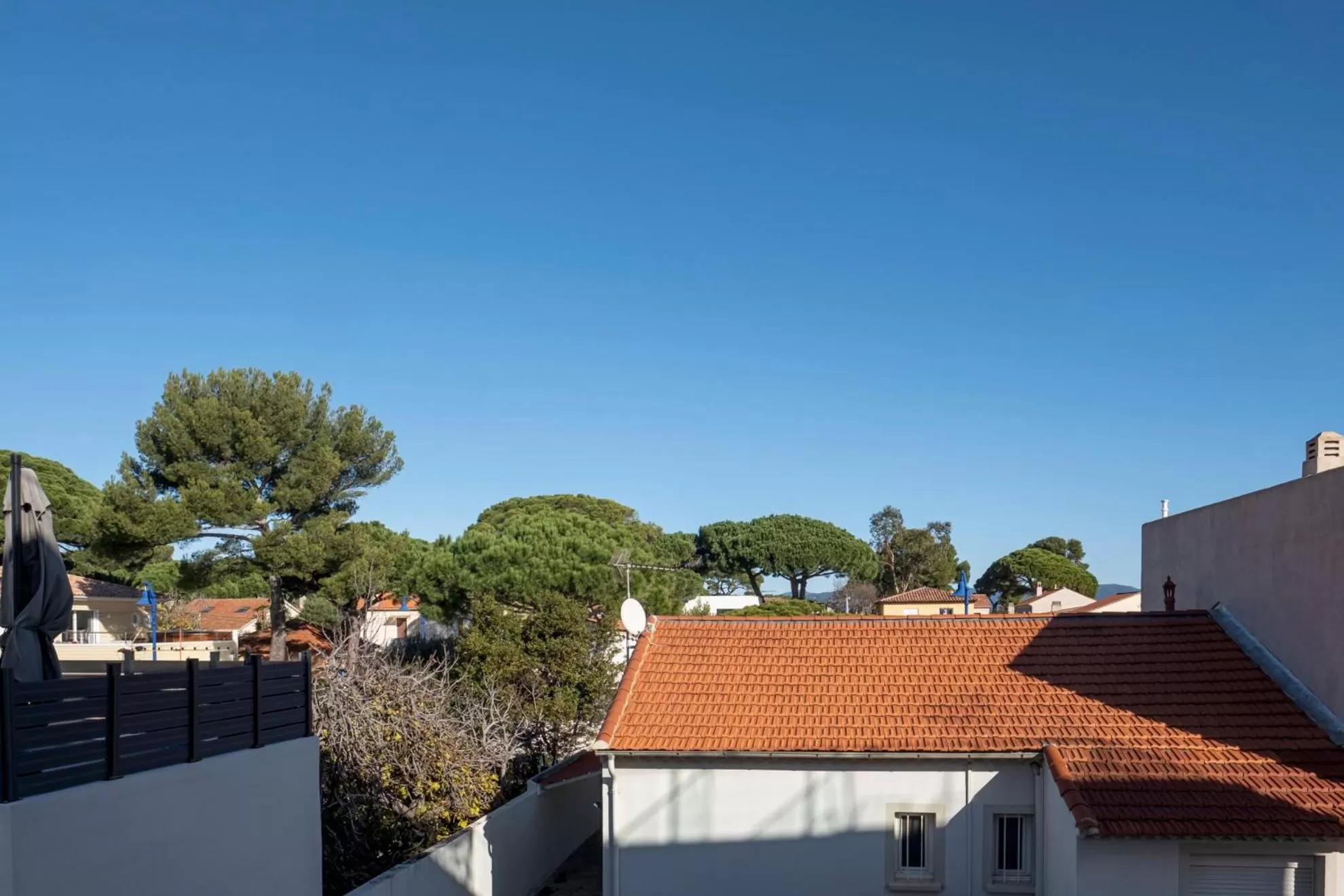 City view in Hôtel La Reine Jane