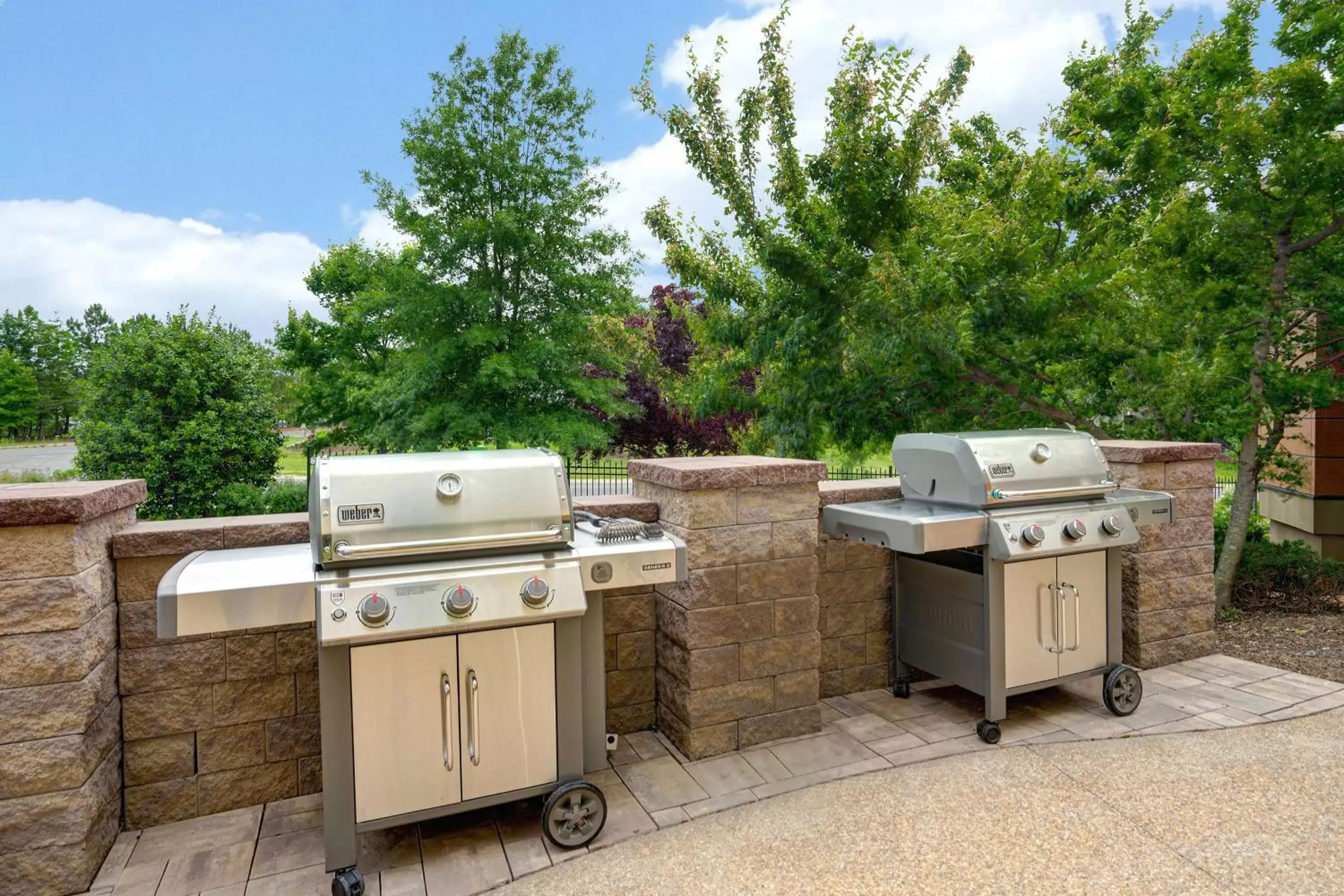 Property building, BBQ Facilities in Home2 Suites by Hilton Lexington Park Patuxent River NAS, MD