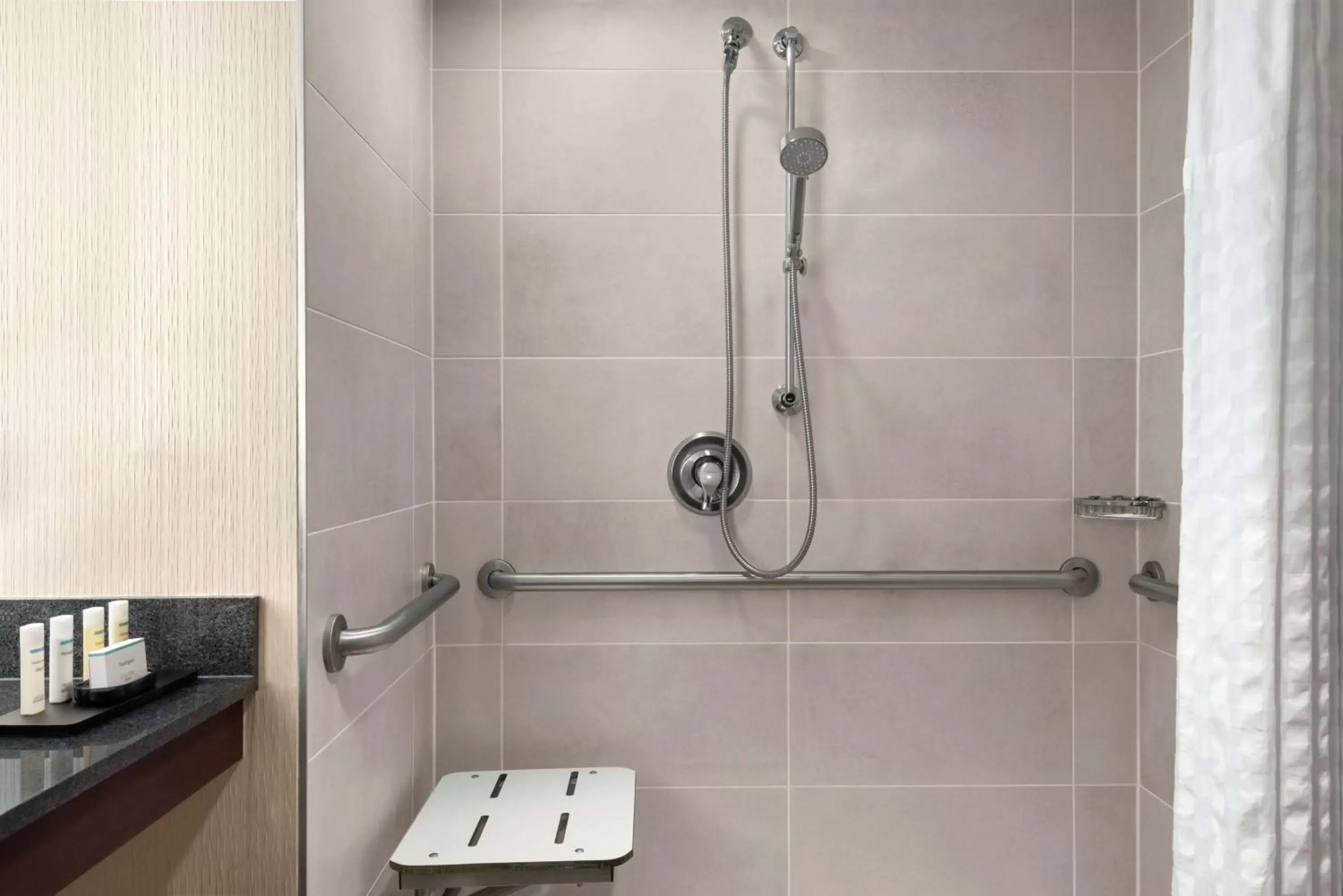 Bathroom in Embassy Suites by Hilton Cleveland Rockside Bathroom in Embassy Suites by Hilton Cleveland Rockside