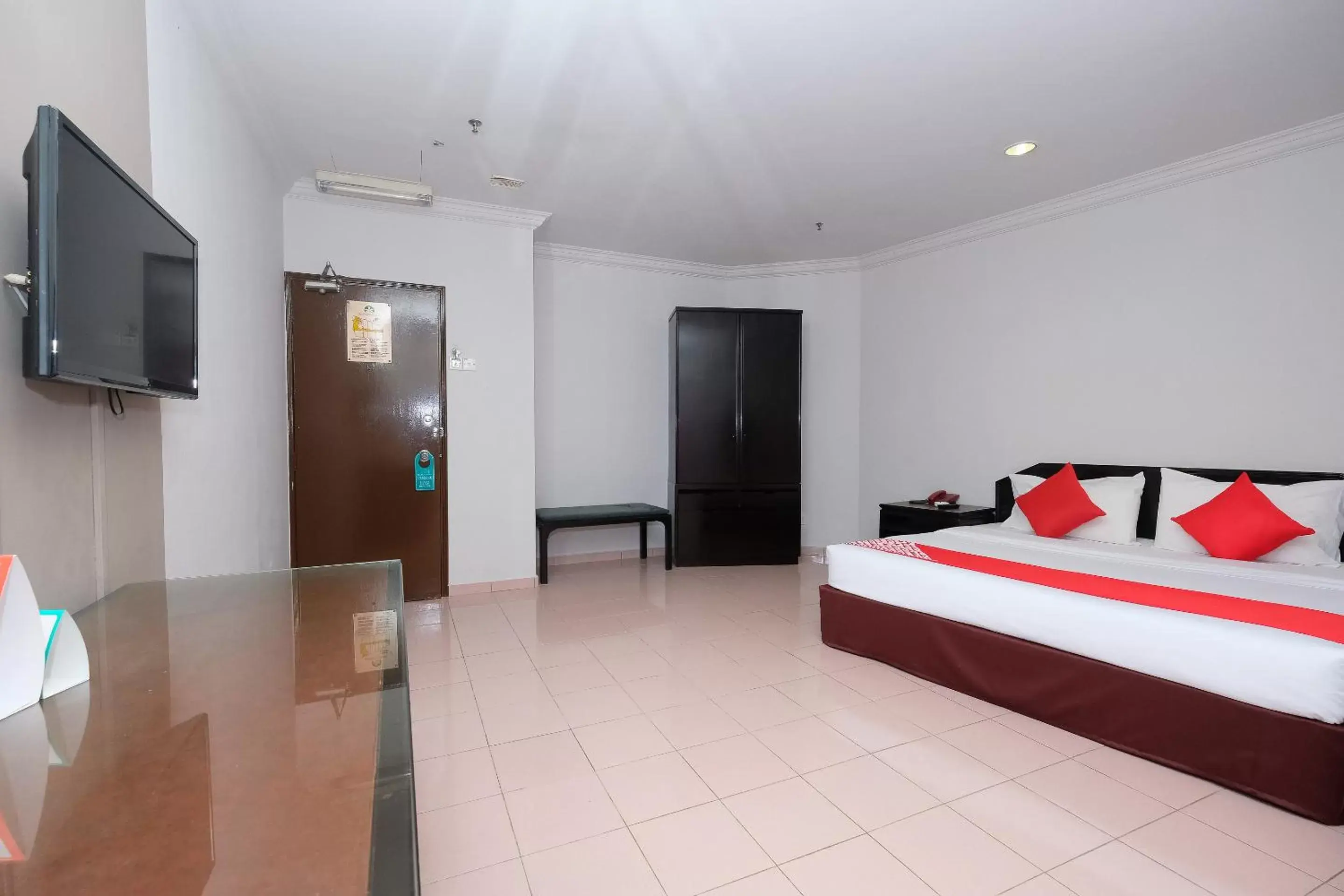 Bedroom in Super OYO 1236 Hotel Green Park