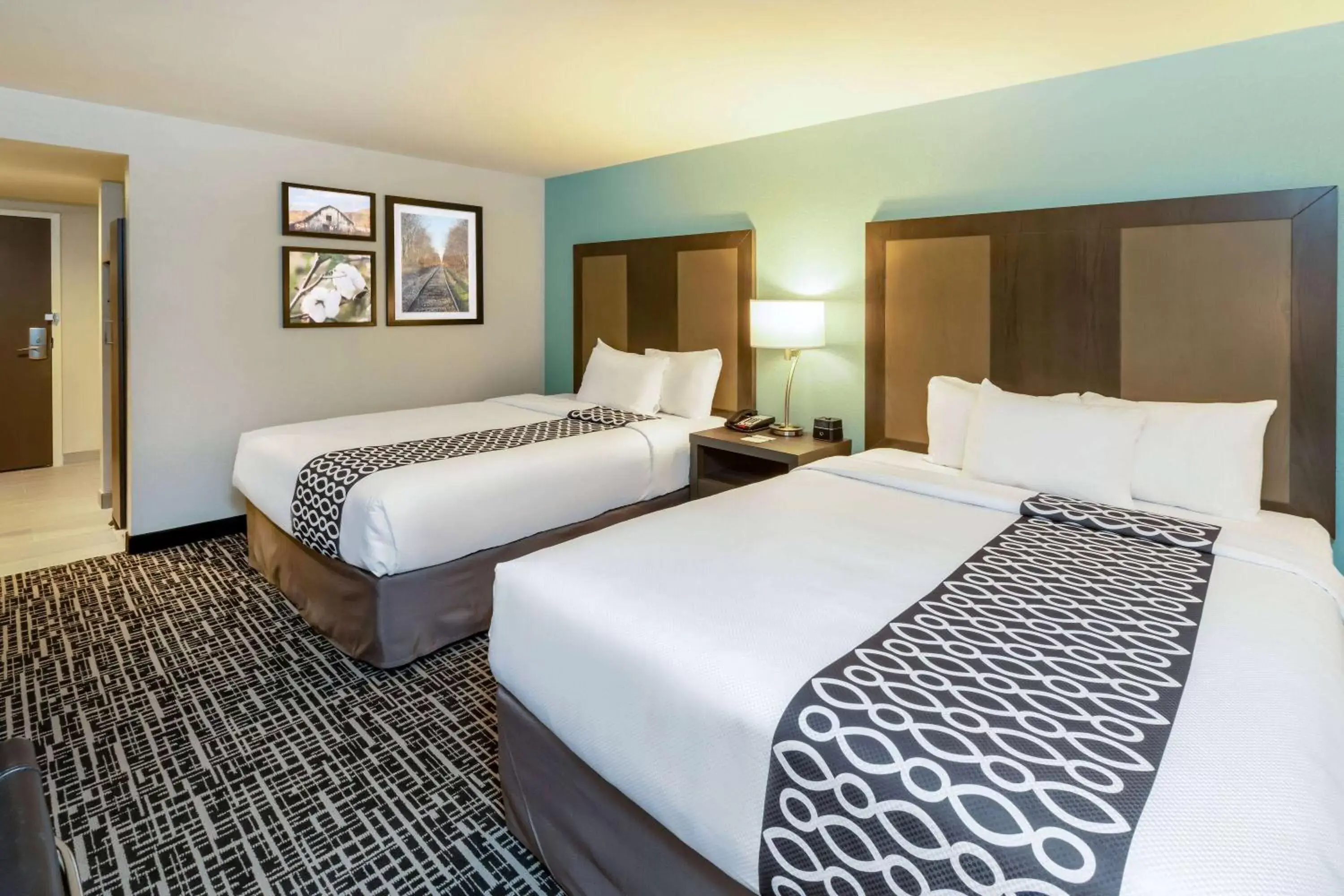 Photo of the whole room, Bed in La Quinta by Wyndham Jonesboro Photo of the whole room, Bed in La Quinta by Wyndham Jonesboro