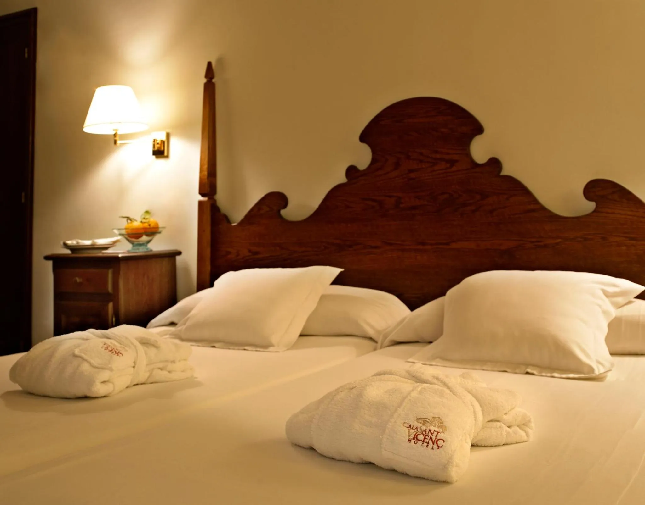 Bed in Hotel Cala Sant Vicenç - Adults Only