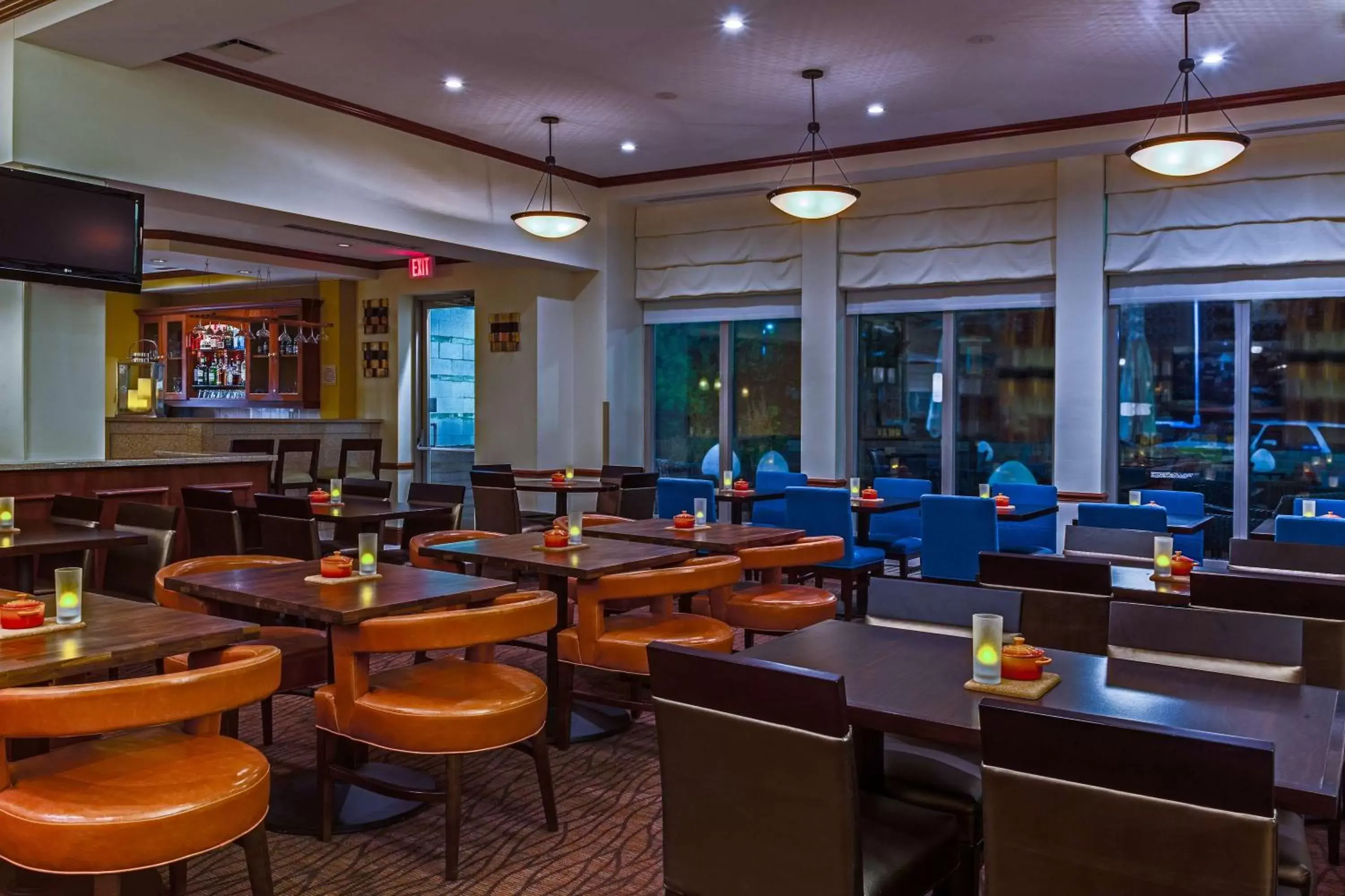 Restaurant/places to eat, Lounge/Bar in Hilton Garden Inn Cleveland Airport