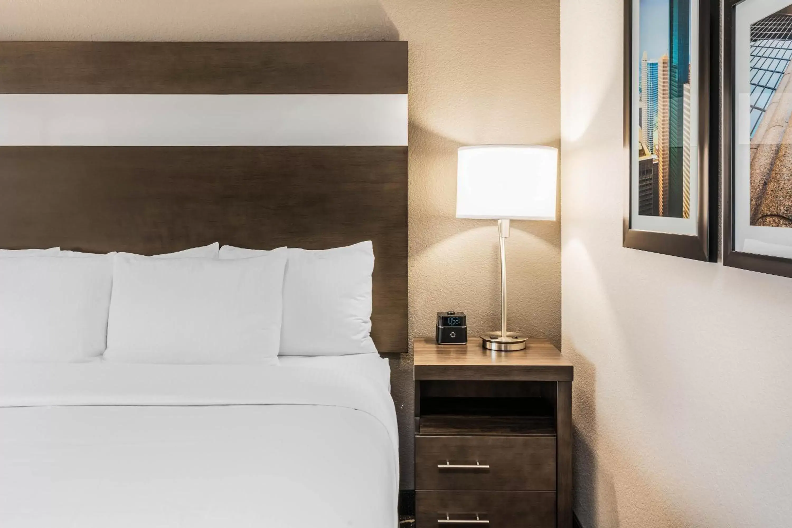 Bedroom, Bed in La Quinta Inn and Suites by Wyndham Houston Spring South