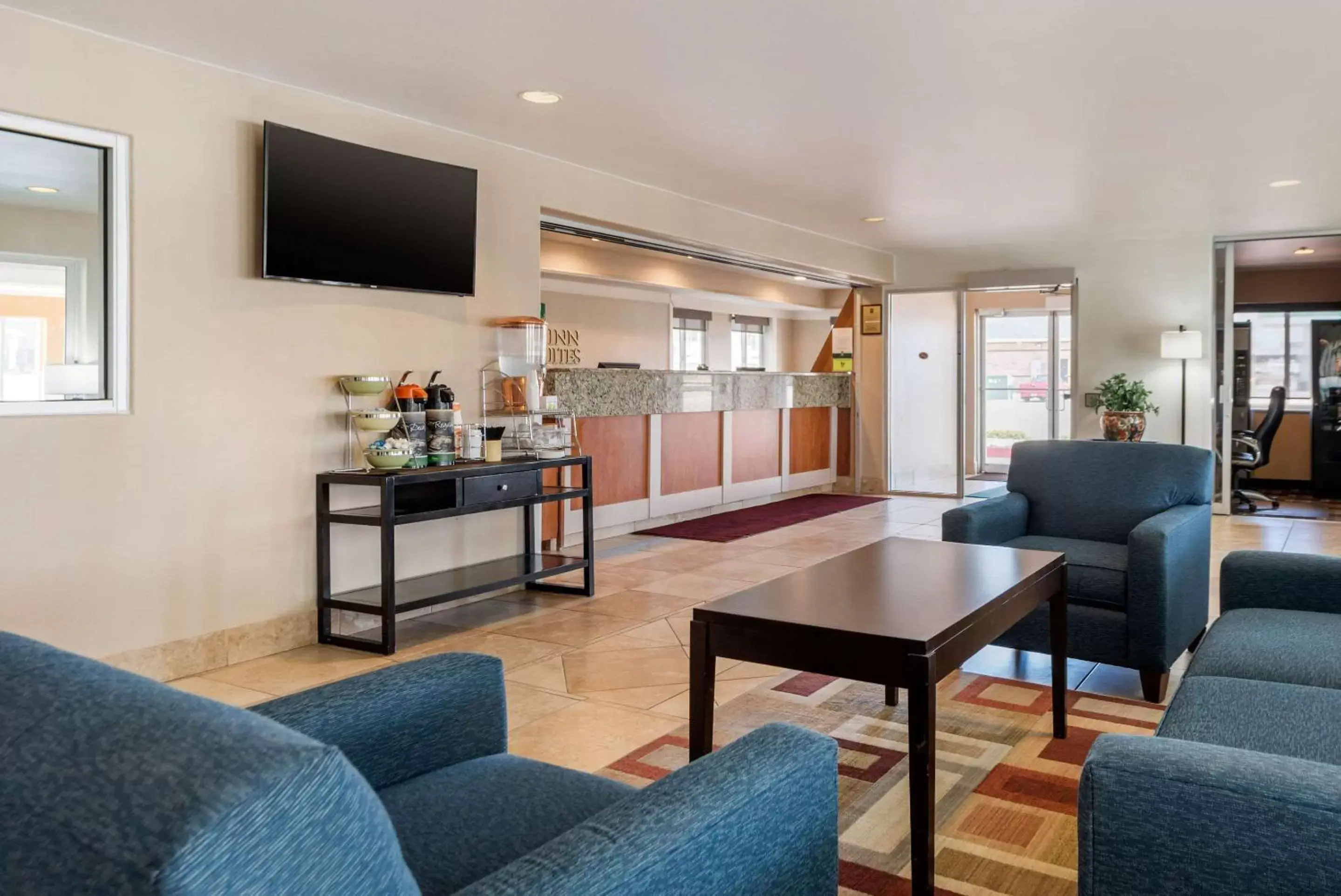 Lobby or reception, Seating Area in Quality Inn & Suites Limon