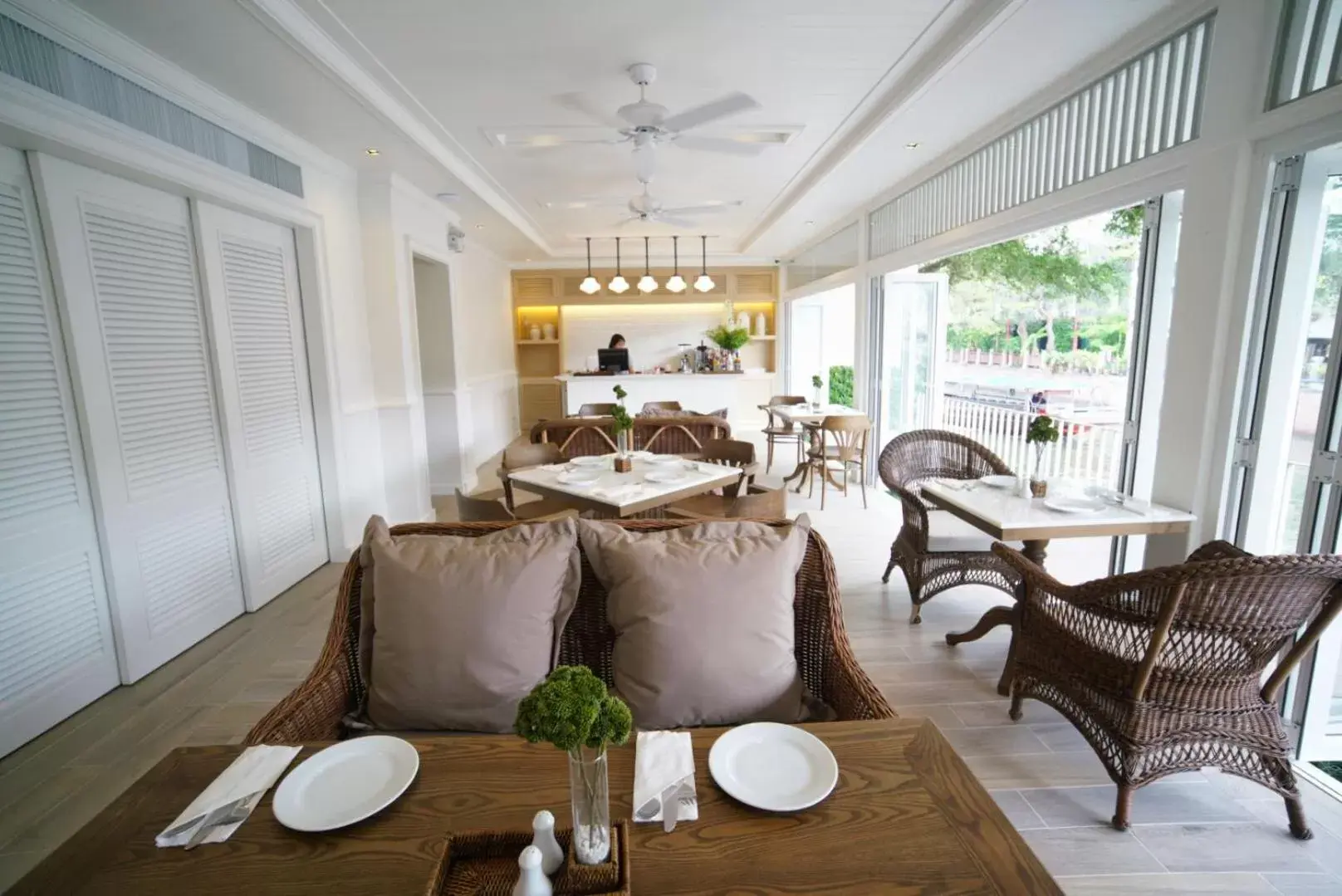 Property building, Restaurant/Places to Eat in Casa Vimaya Riverside