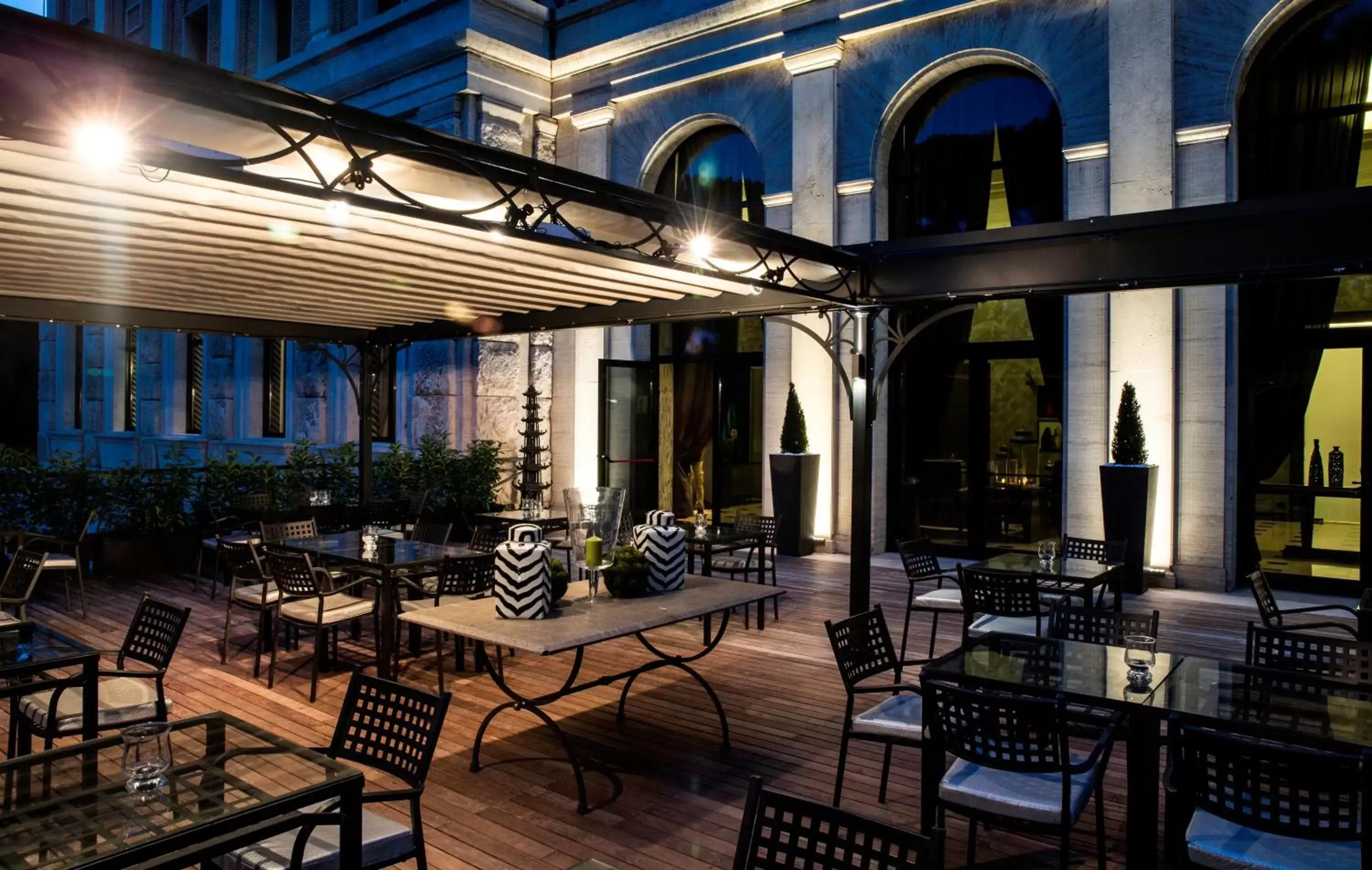 Balcony/Terrace, Restaurant/Places to Eat in TH Roma - Carpegna Palace