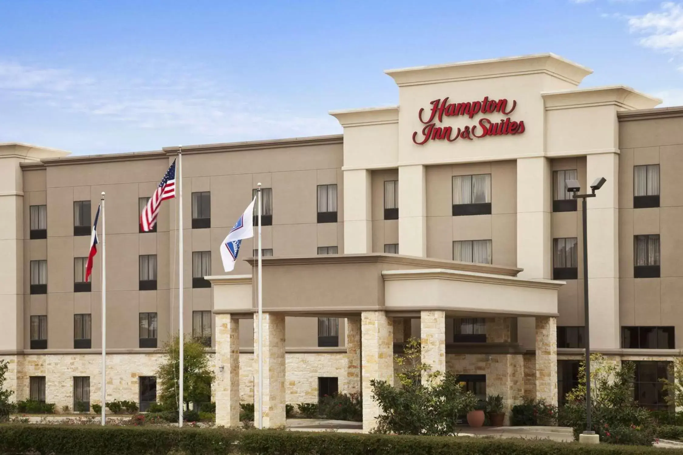 Property Building in Hampton Inn & Suites Conroe I 45 North