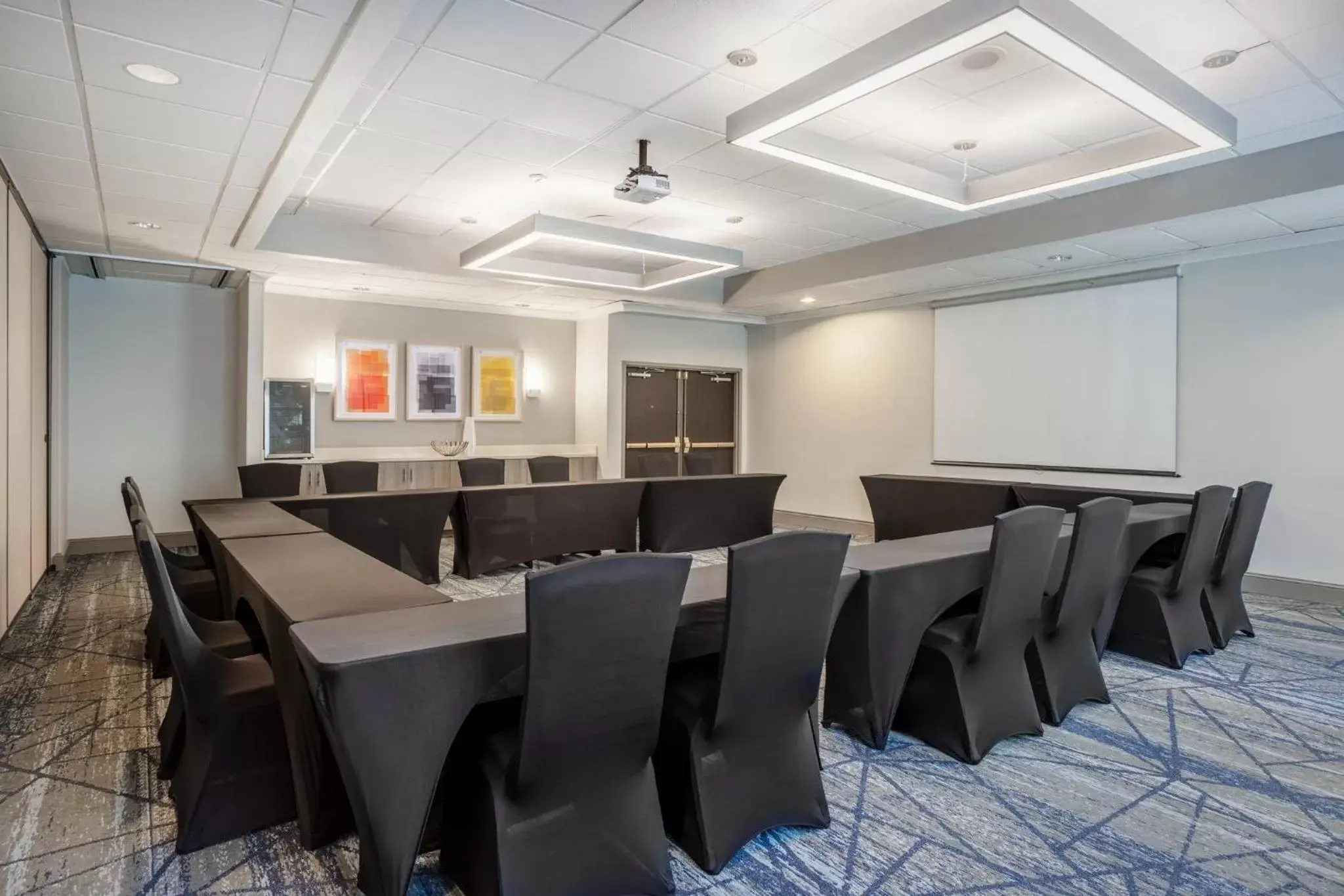Meeting/conference room in Holiday Inn Express and Suites Tampa I-75 at Bruce B. Downs, an IHG Hotel