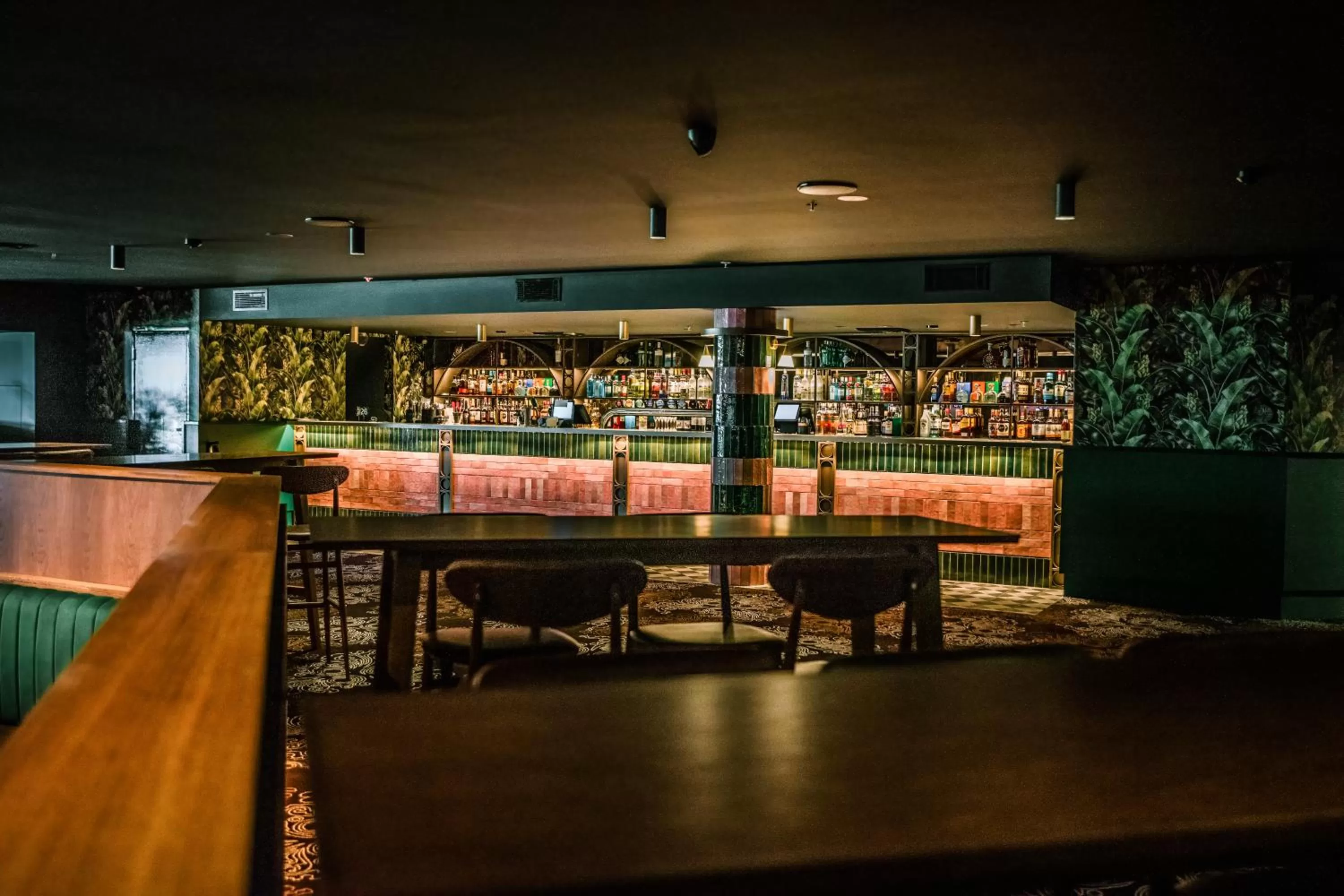 Lounge or bar in Novotel Wollongong Northbeach