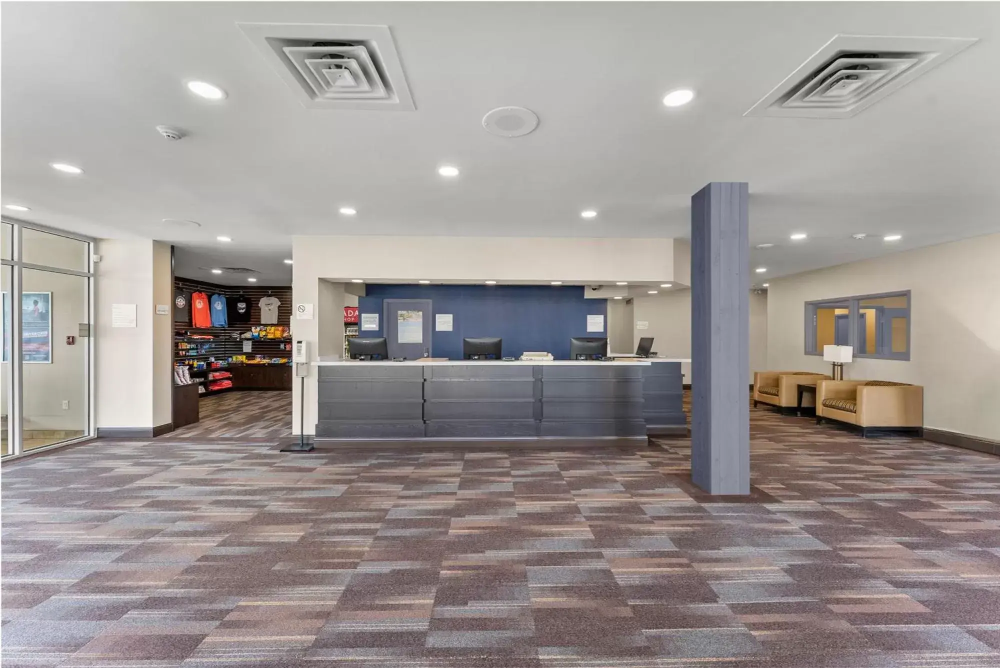 Lobby or reception, Lobby/Reception in Ramada By Wyndham Niagara Falls near the Falls