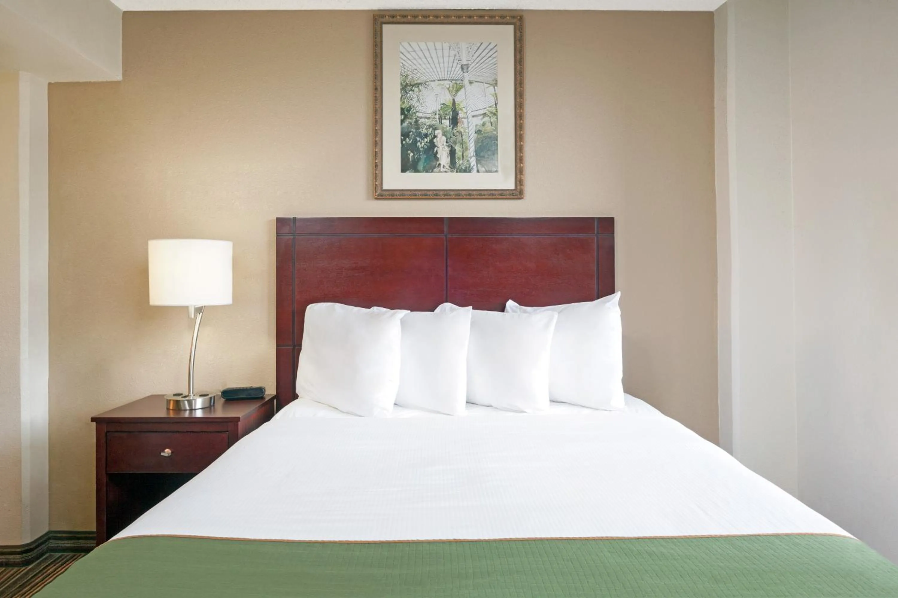 Bedroom, Bed in Hawthorn Extended Stay by Wyndham Richardson