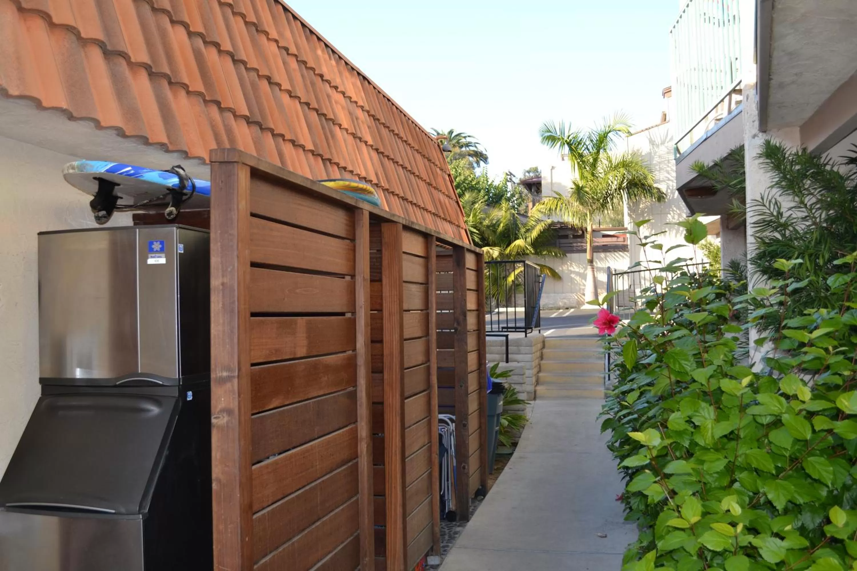 Facade/entrance in Moonlight Beach Motel